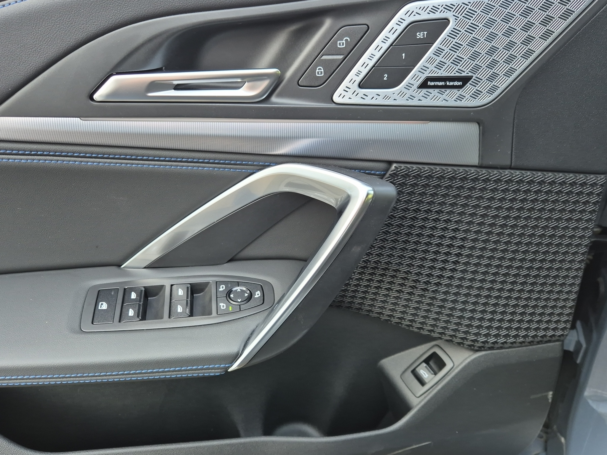 listing desktop thumbnail image 13