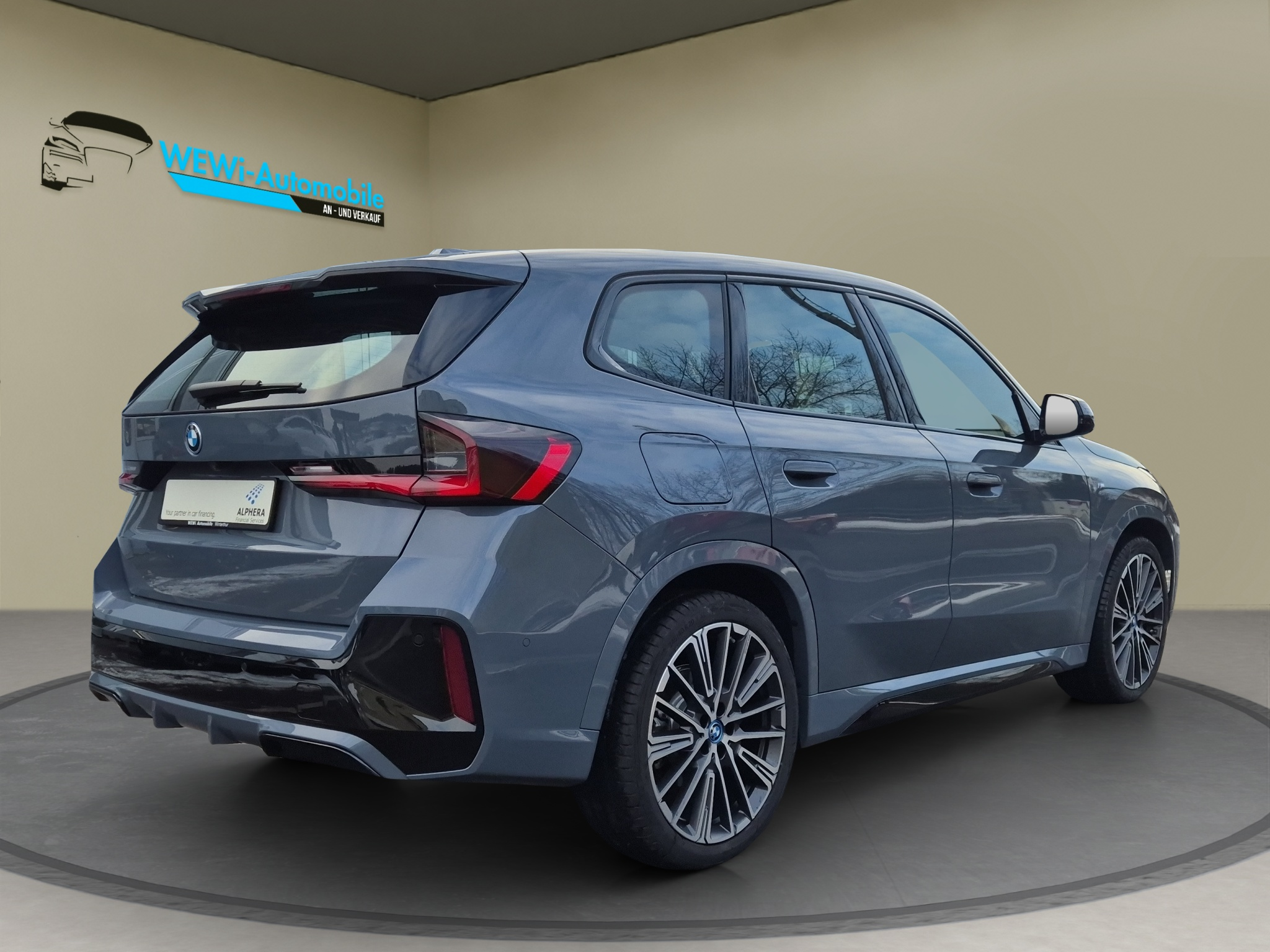 listing desktop thumbnail image 4