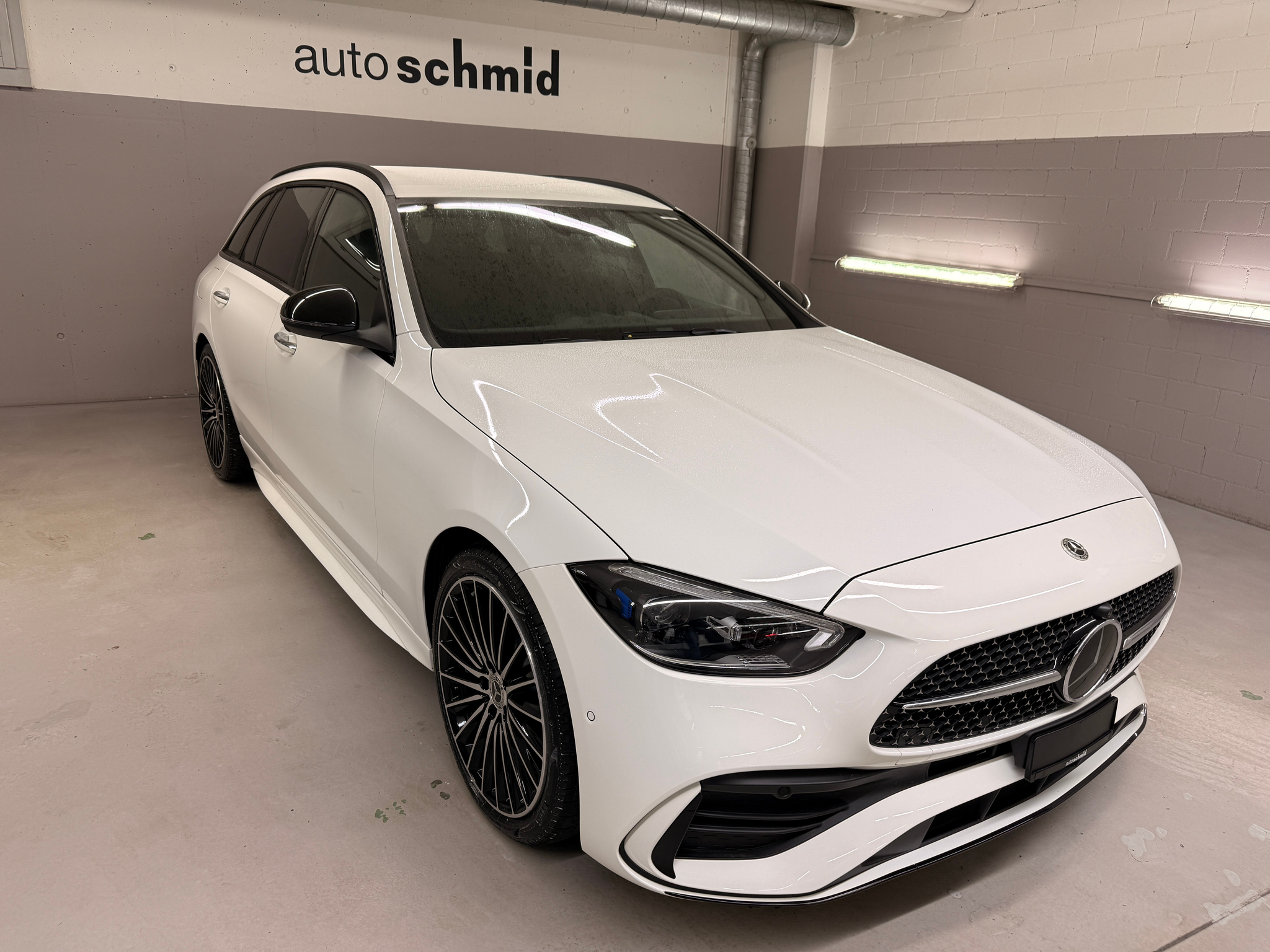 listing desktop thumbnail image 1