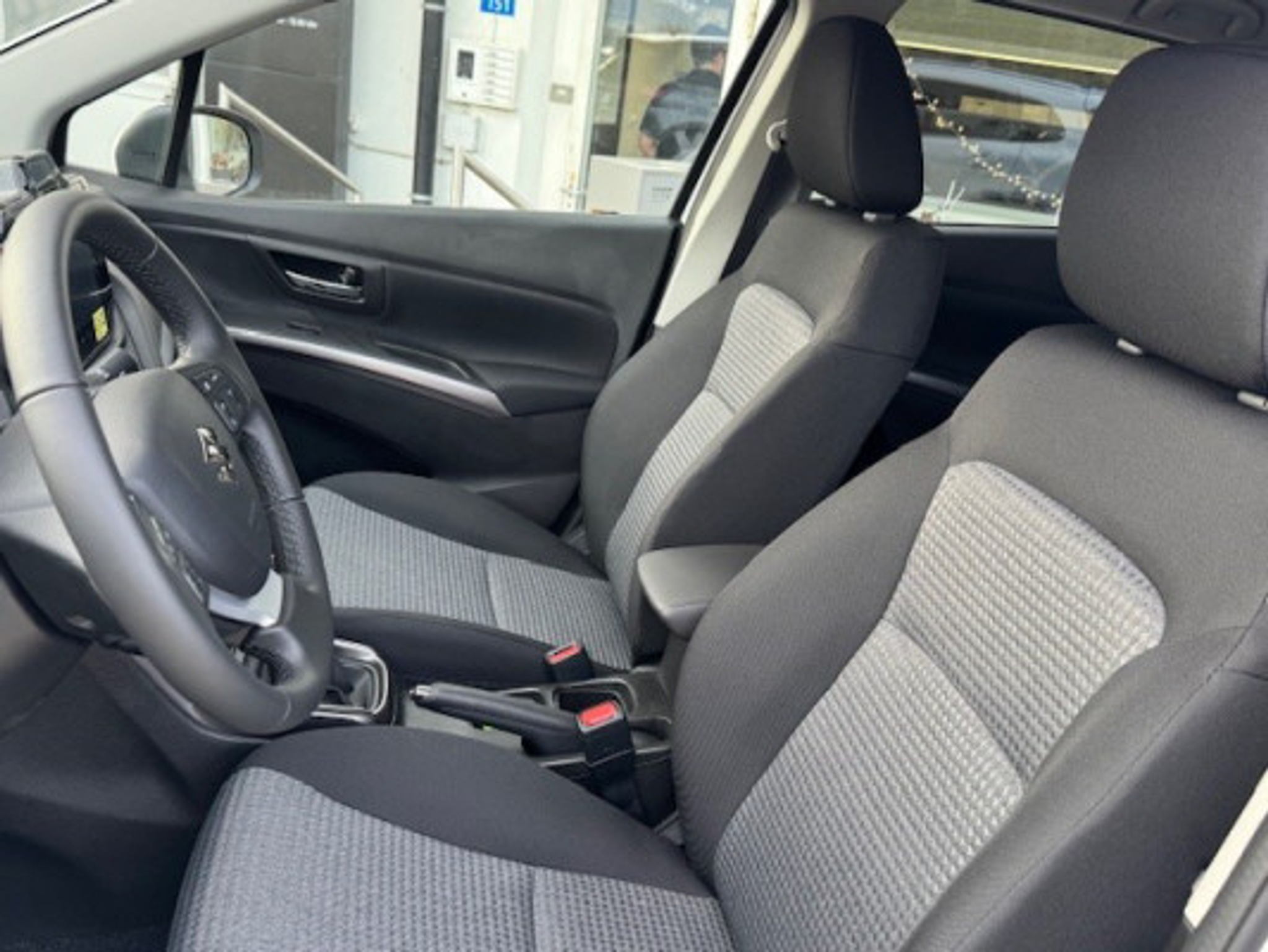 listing desktop thumbnail image 5