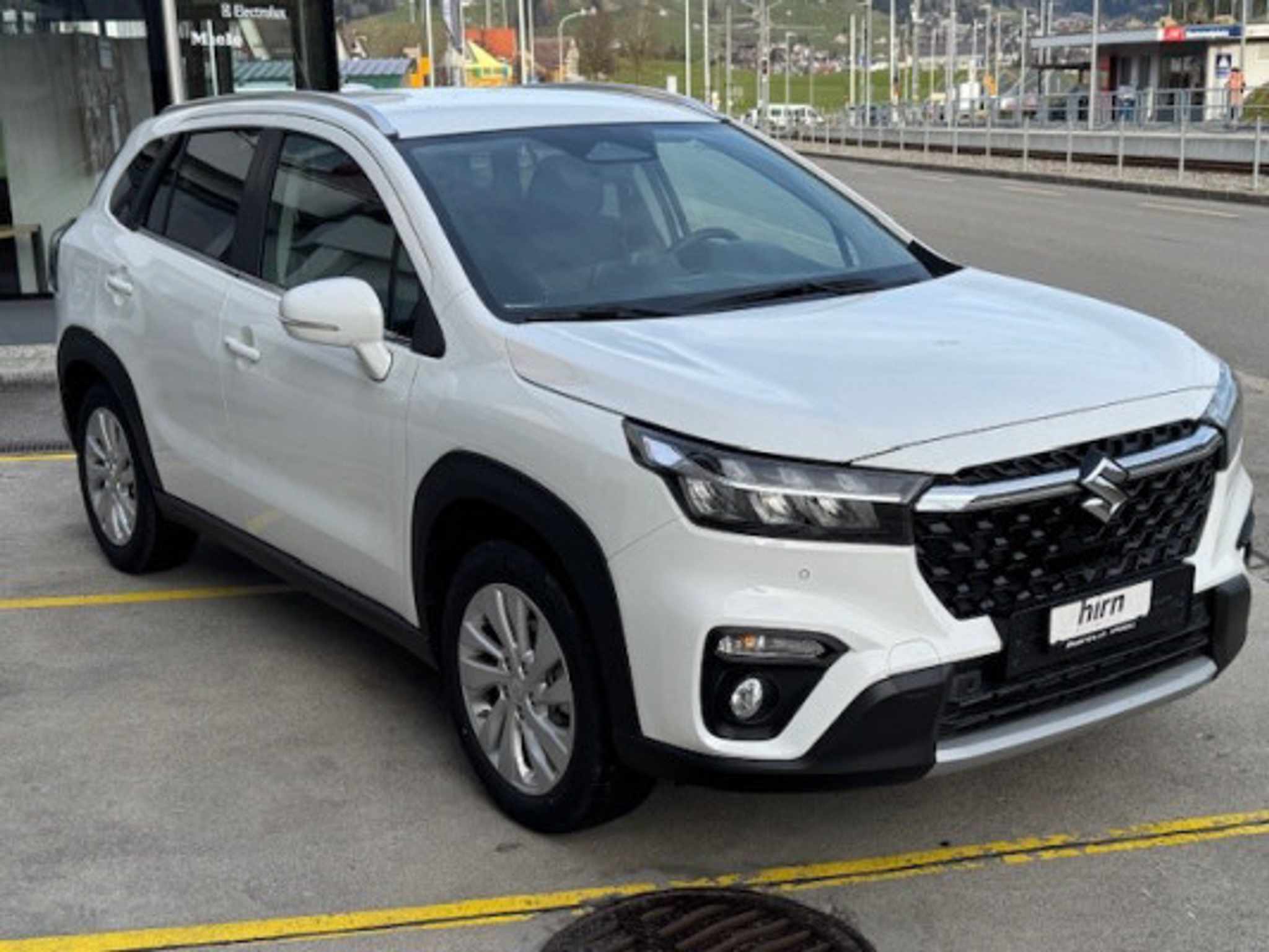 listing desktop thumbnail image 1