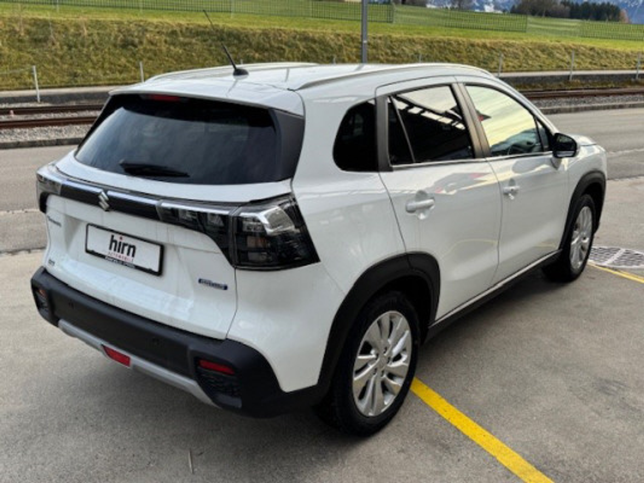 listing desktop thumbnail image 2