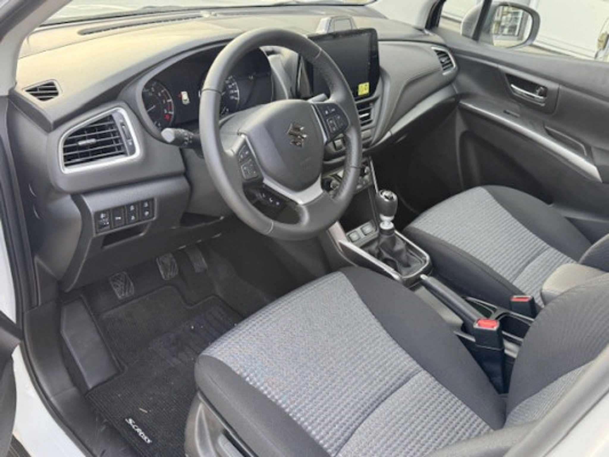 listing desktop thumbnail image 4