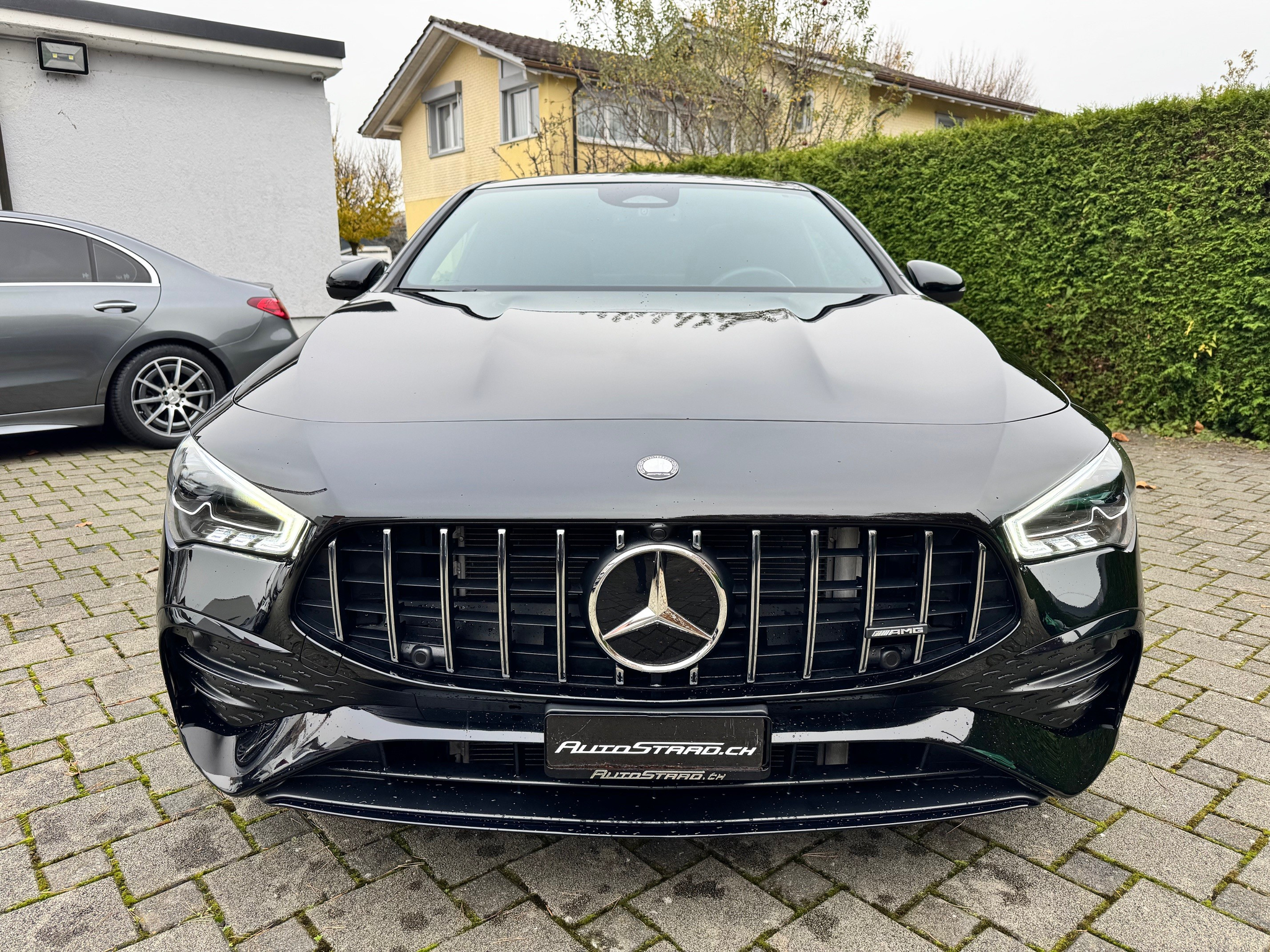 listing desktop thumbnail image 1