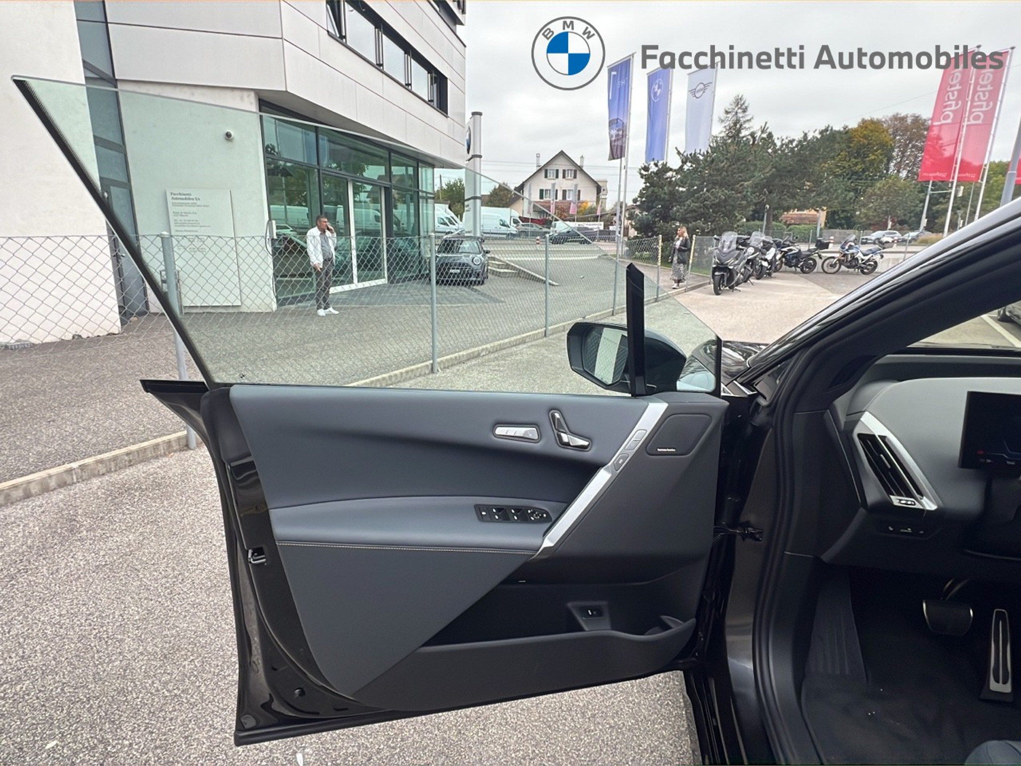 listing desktop thumbnail image 10