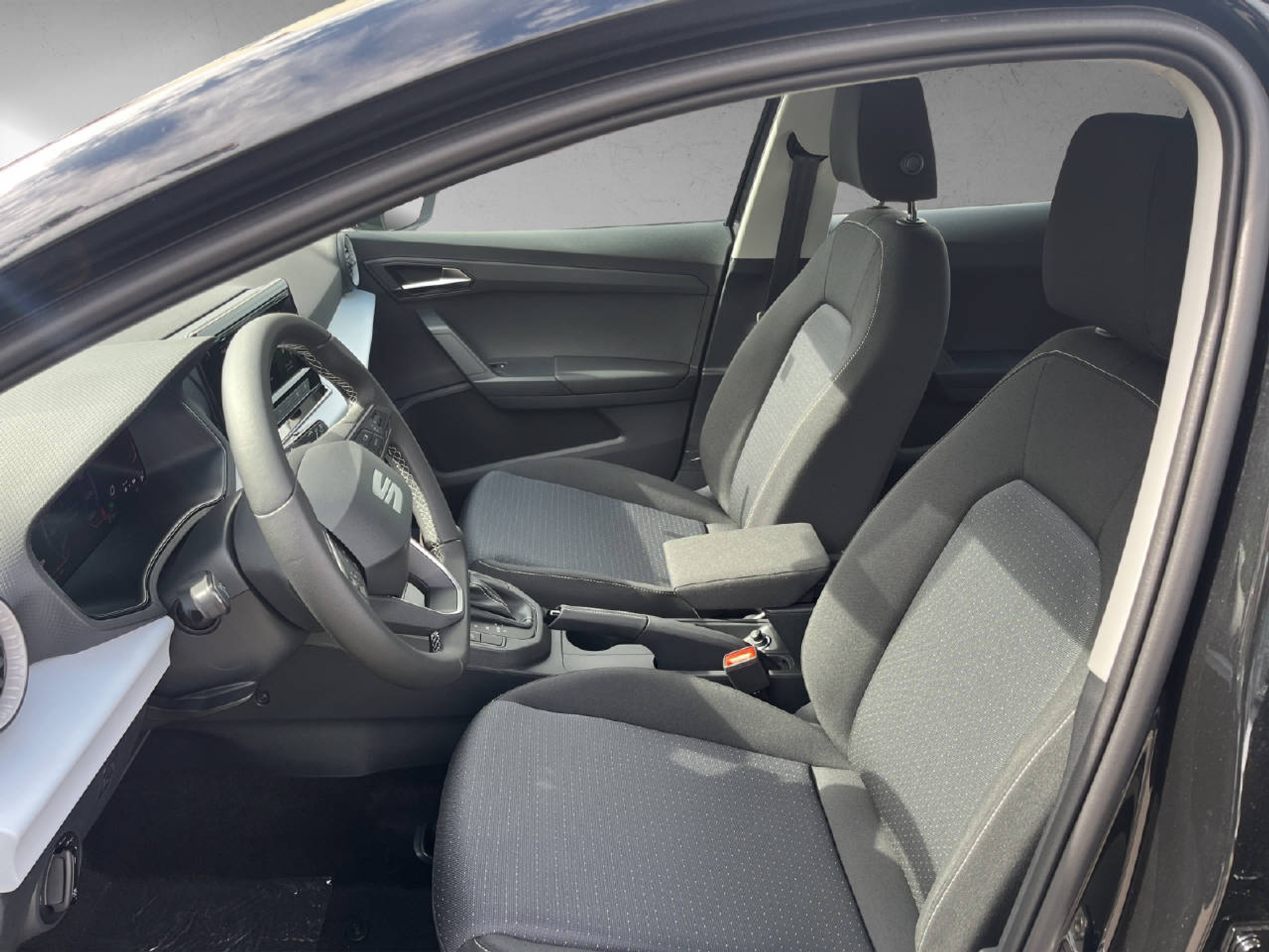 listing desktop thumbnail image 6