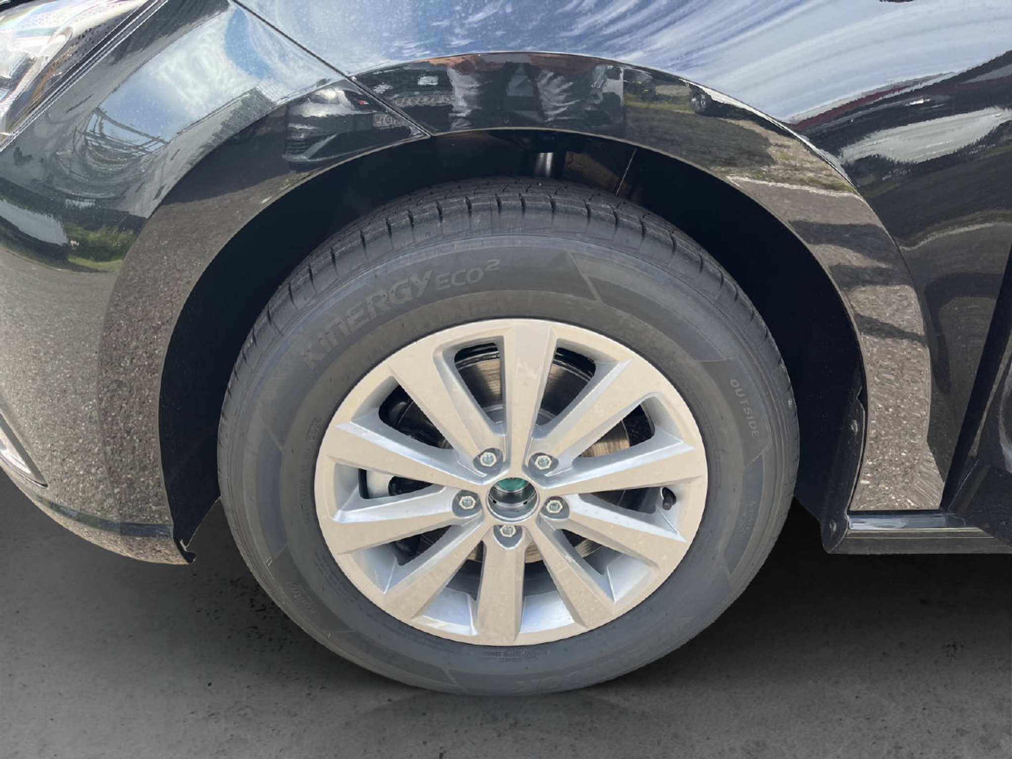 listing desktop thumbnail image 5