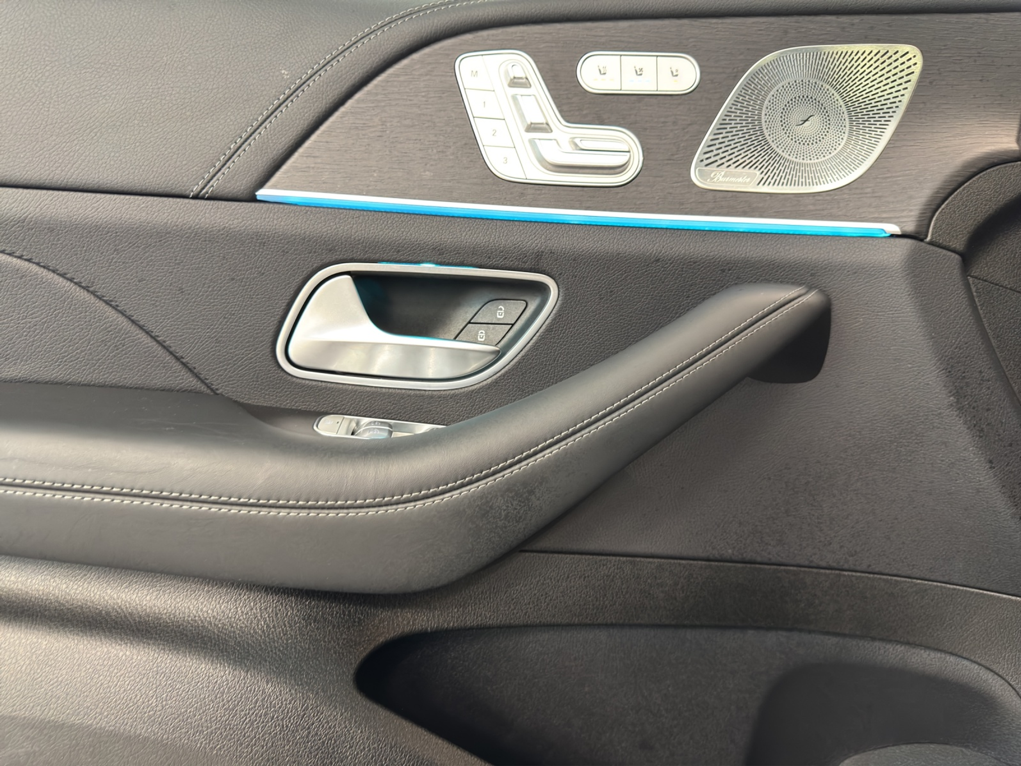 listing desktop thumbnail image 12