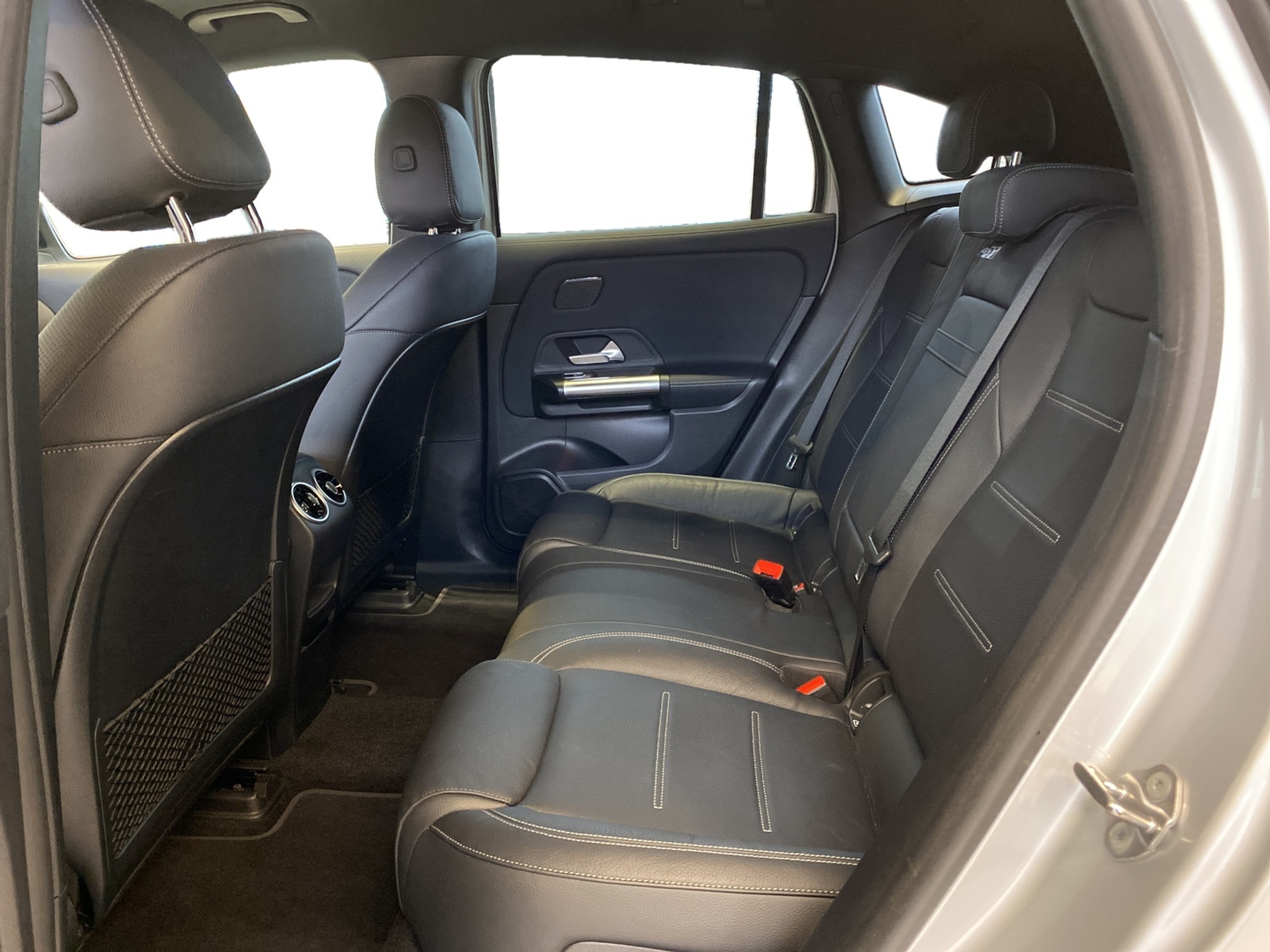 listing desktop thumbnail image 7