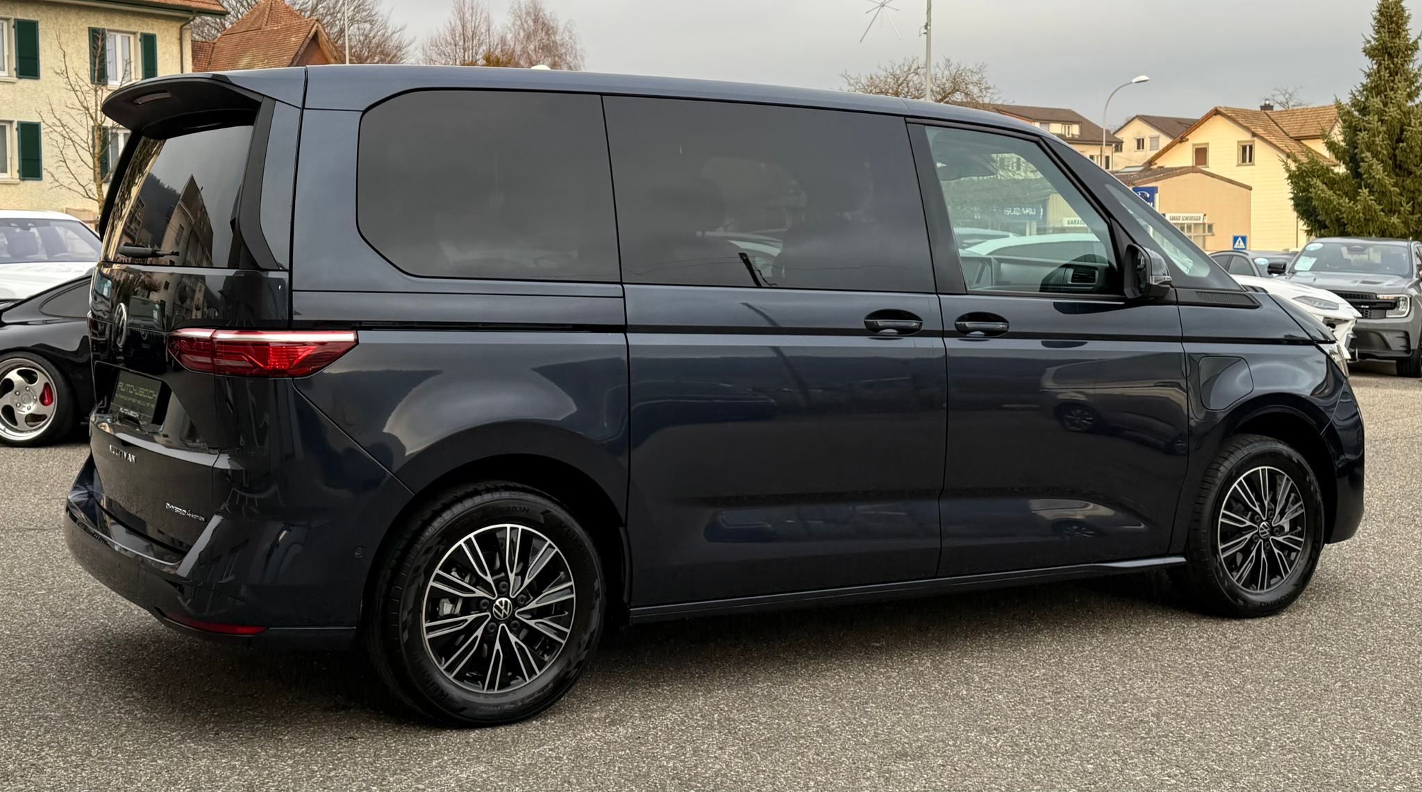 listing desktop thumbnail image 4