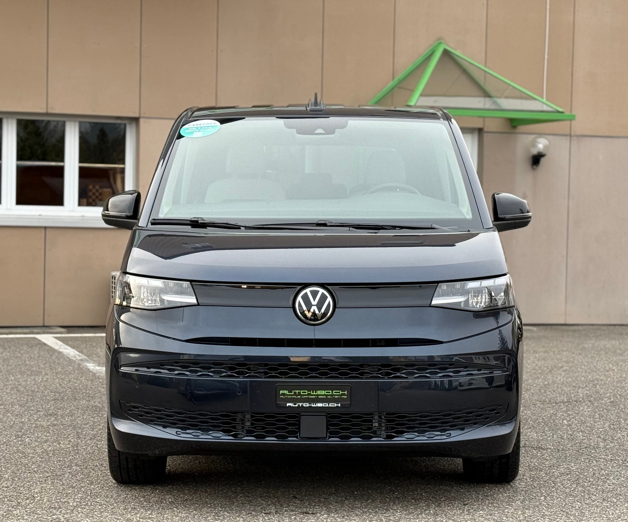 listing desktop thumbnail image 1