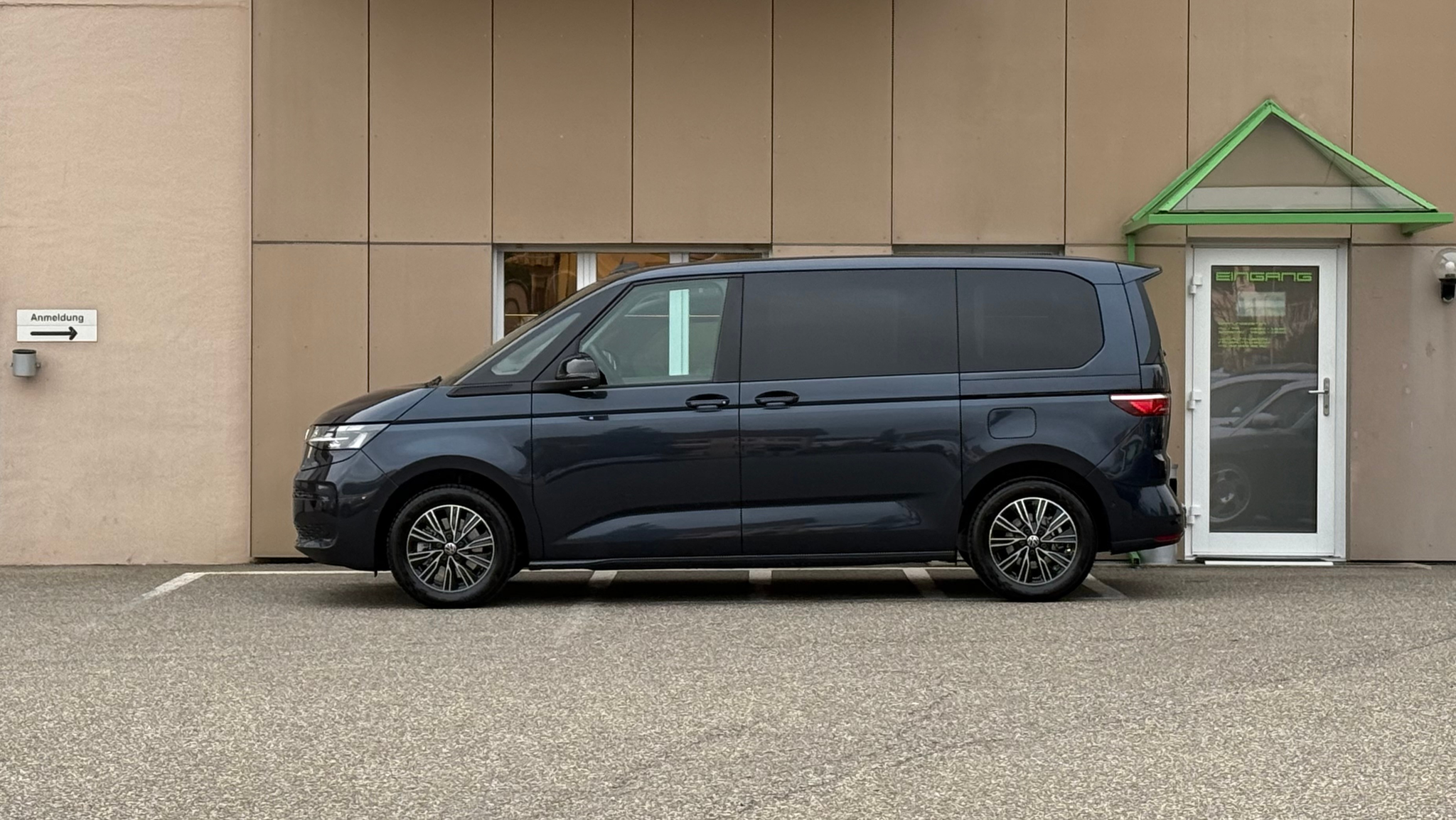 listing desktop thumbnail image 7