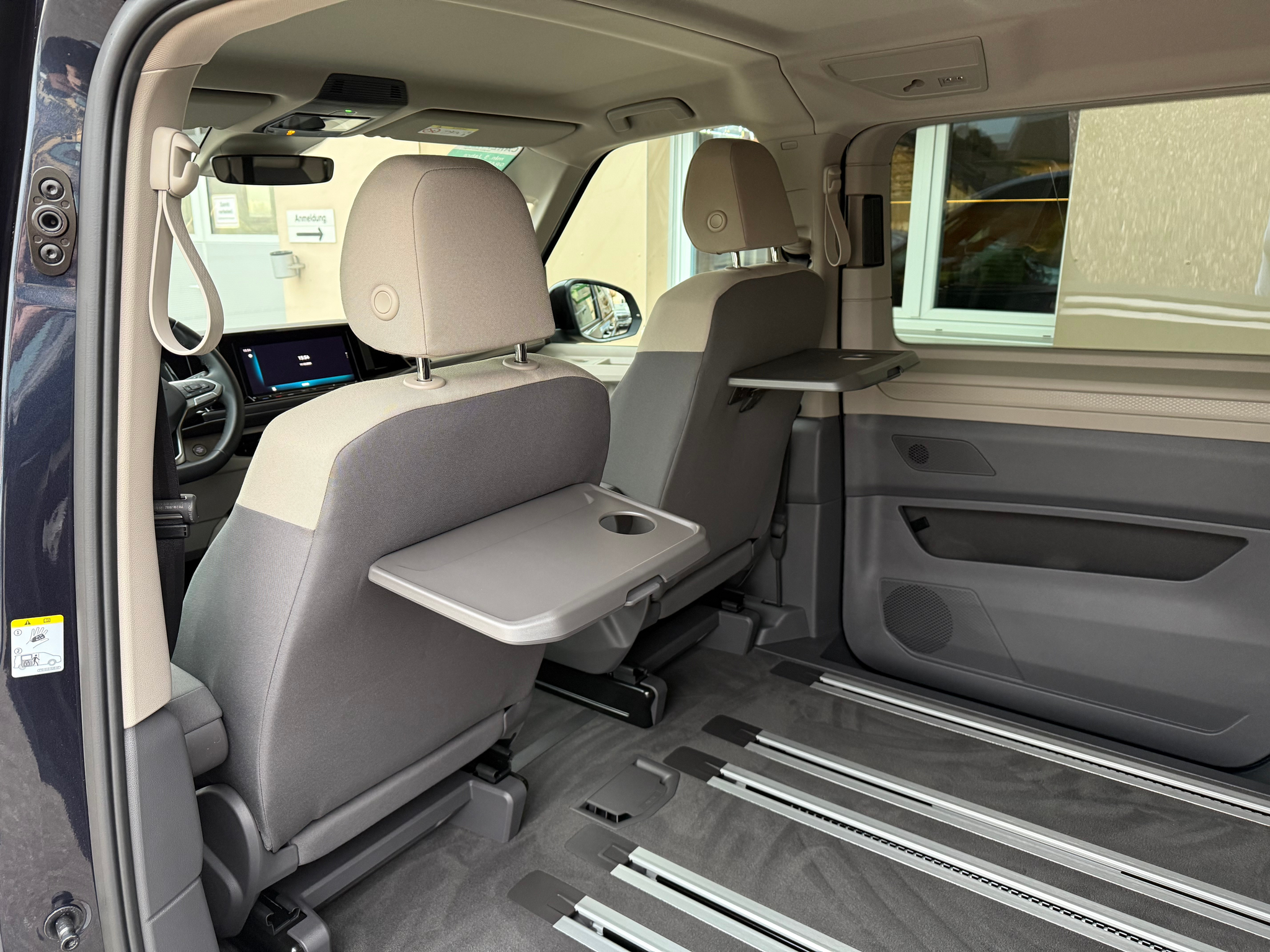 listing desktop thumbnail image 25