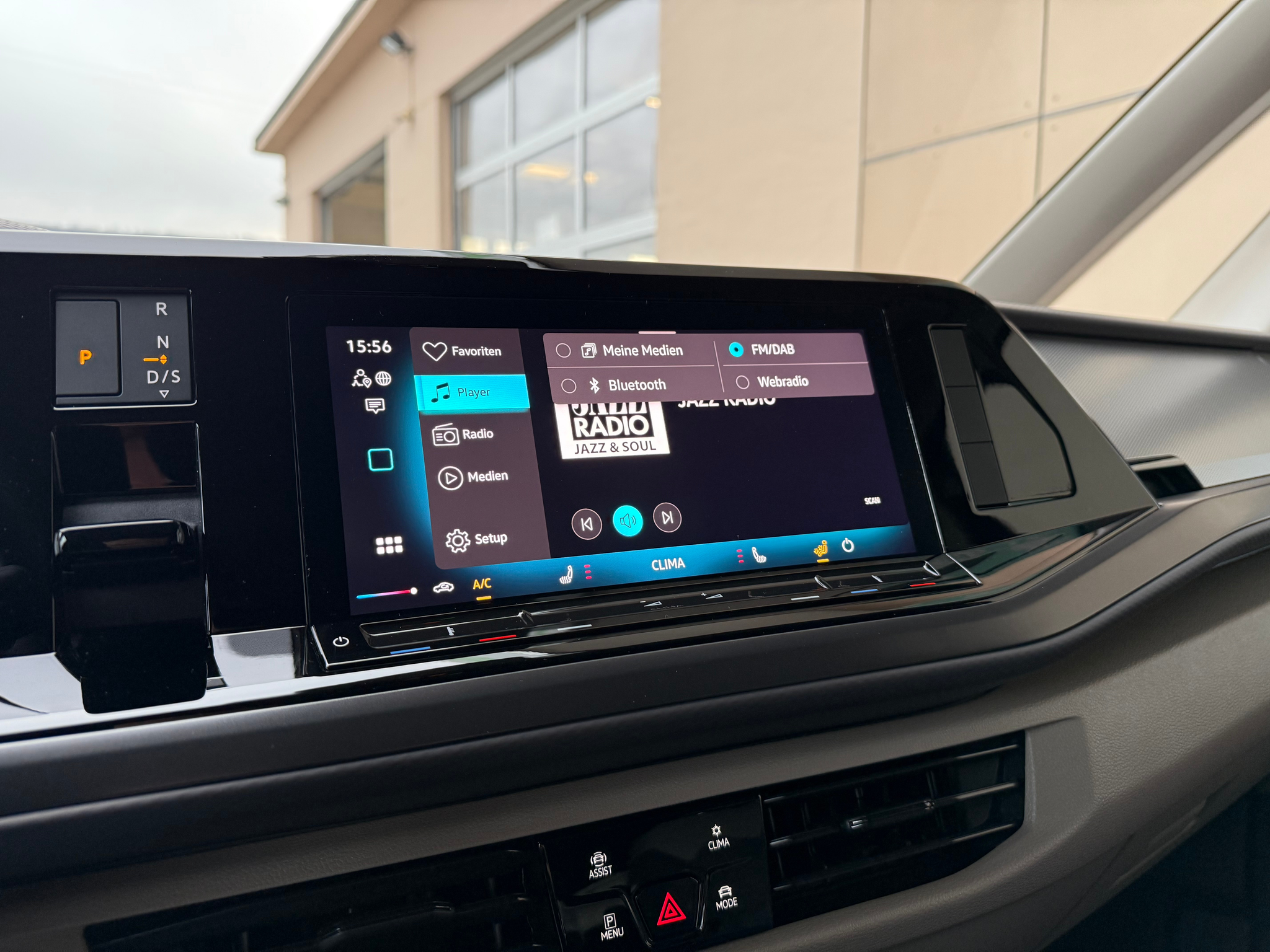 listing desktop thumbnail image 16