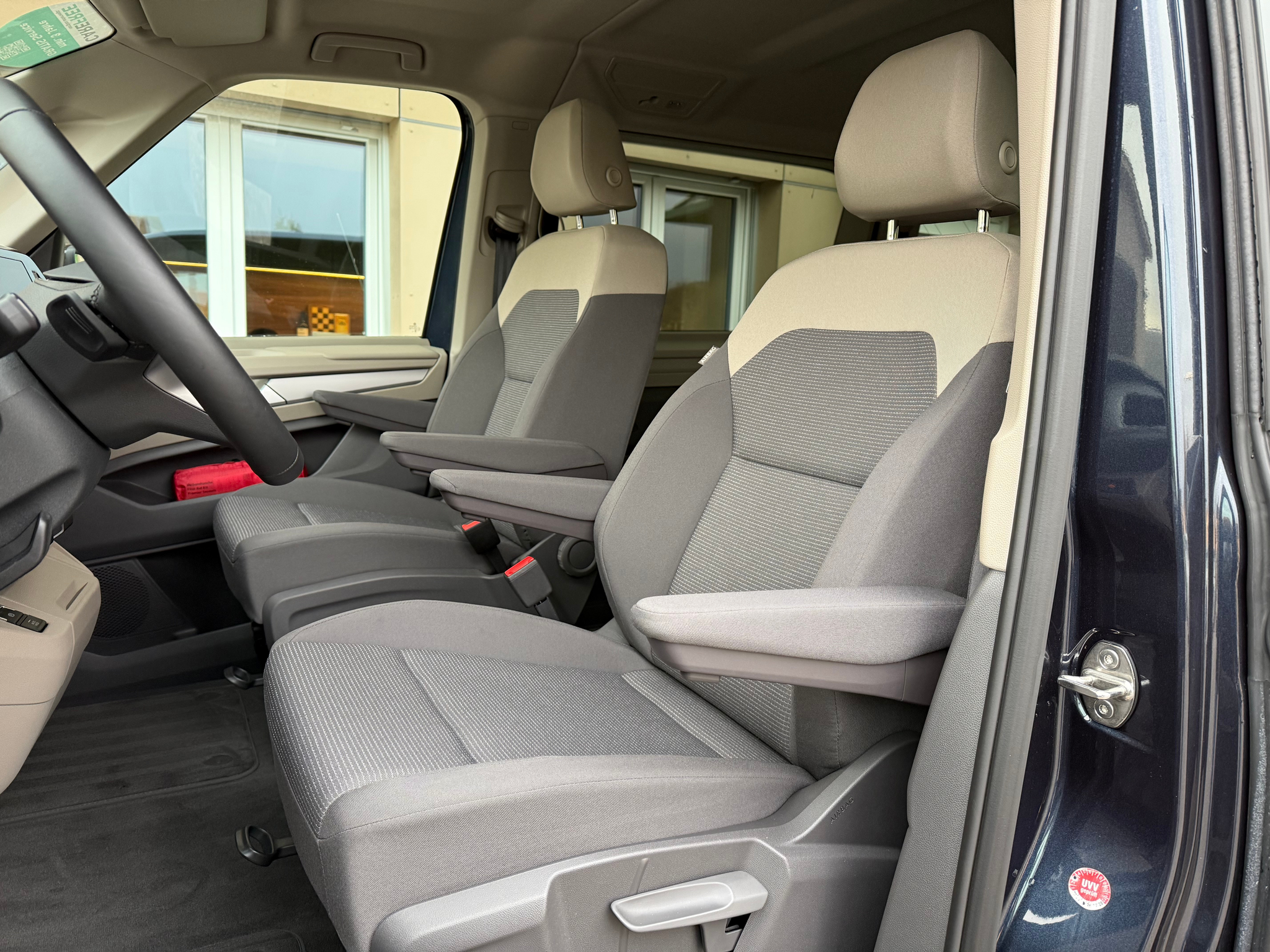 listing desktop thumbnail image 14