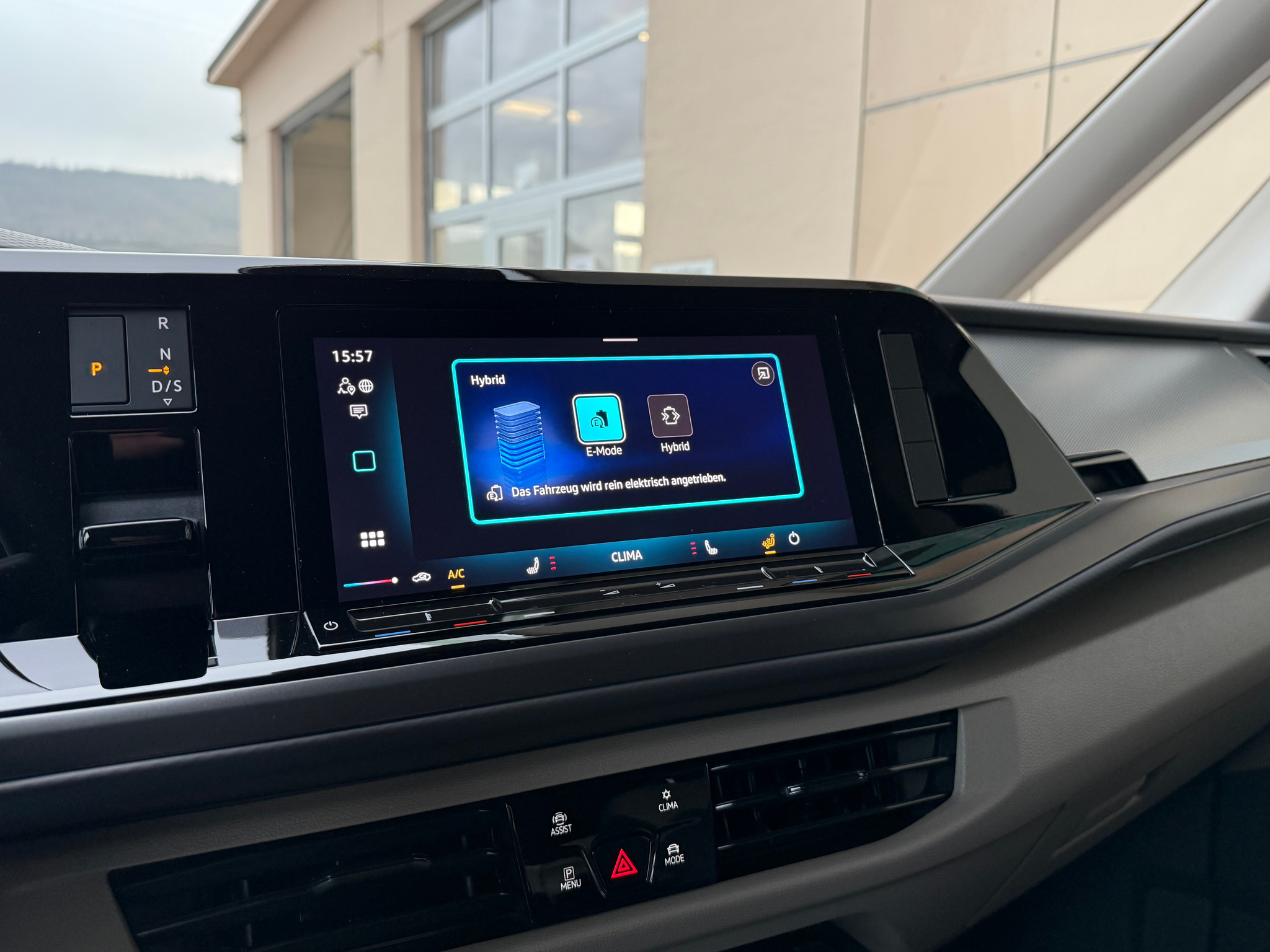 listing desktop thumbnail image 17