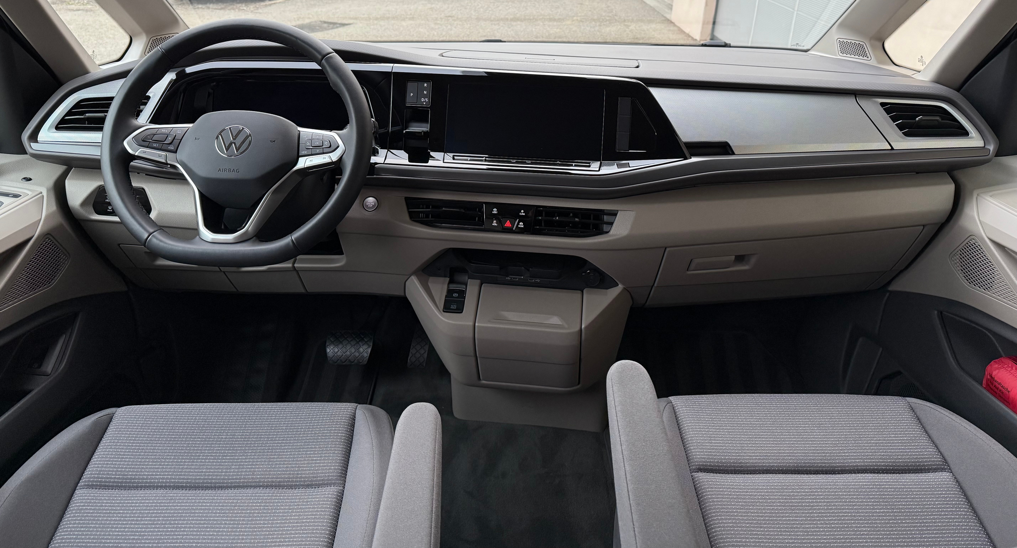 listing desktop thumbnail image 12