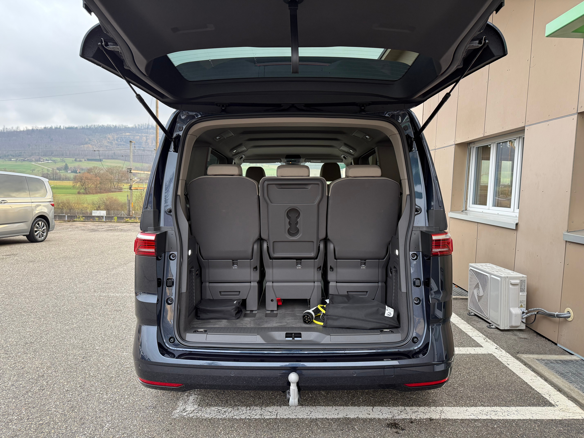 listing desktop thumbnail image 26