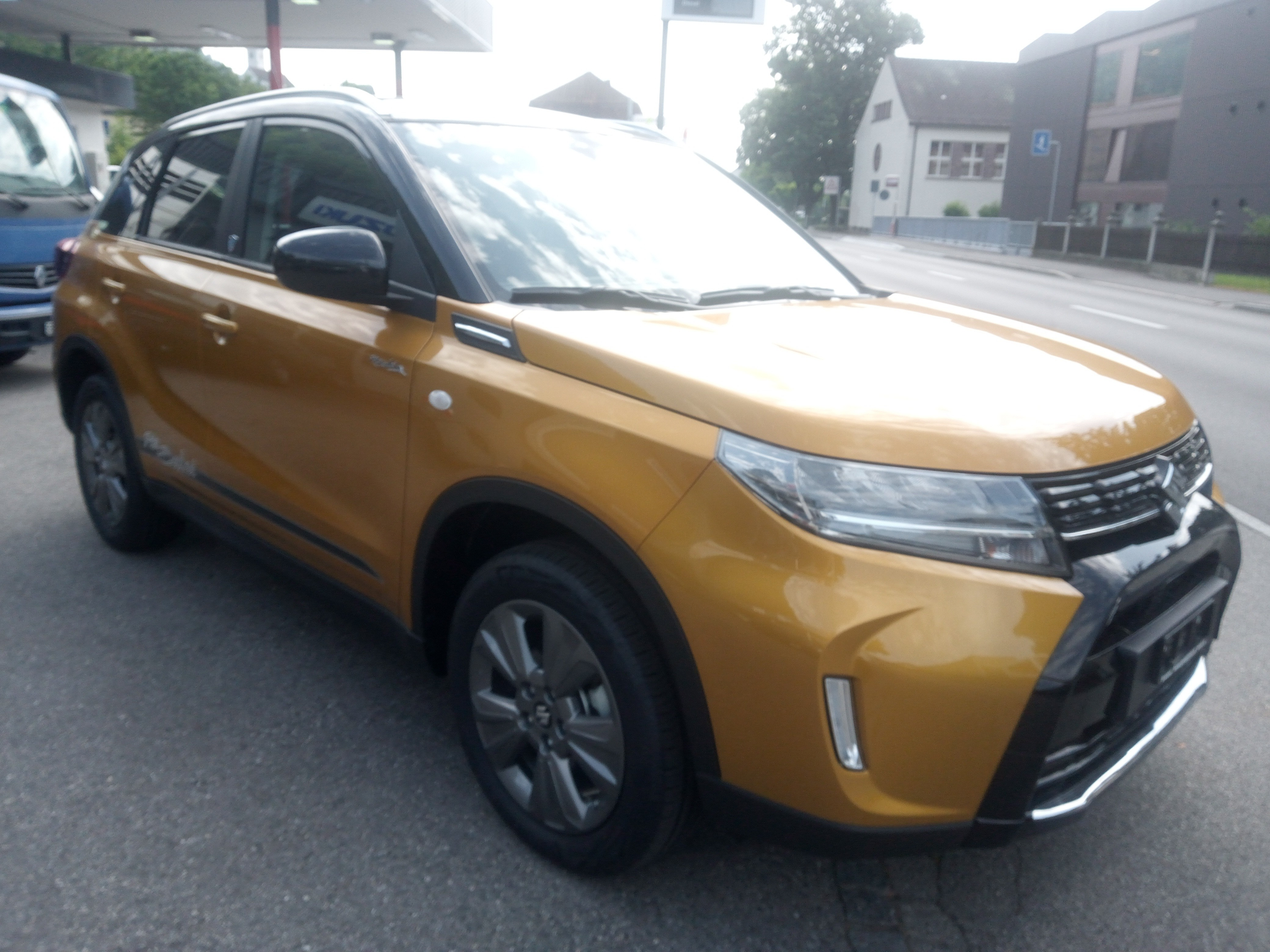 listing desktop thumbnail image 6