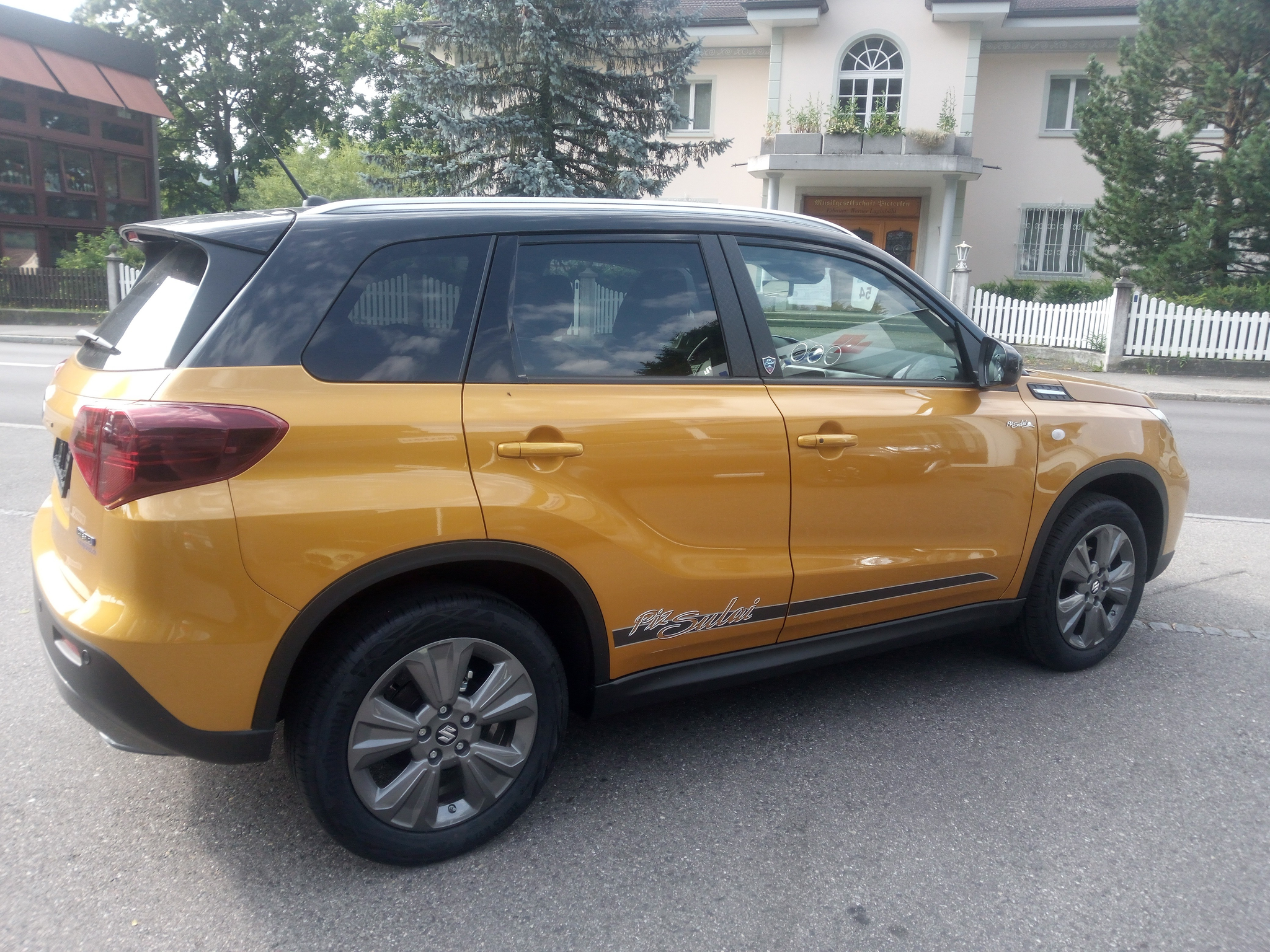 listing desktop thumbnail image 18