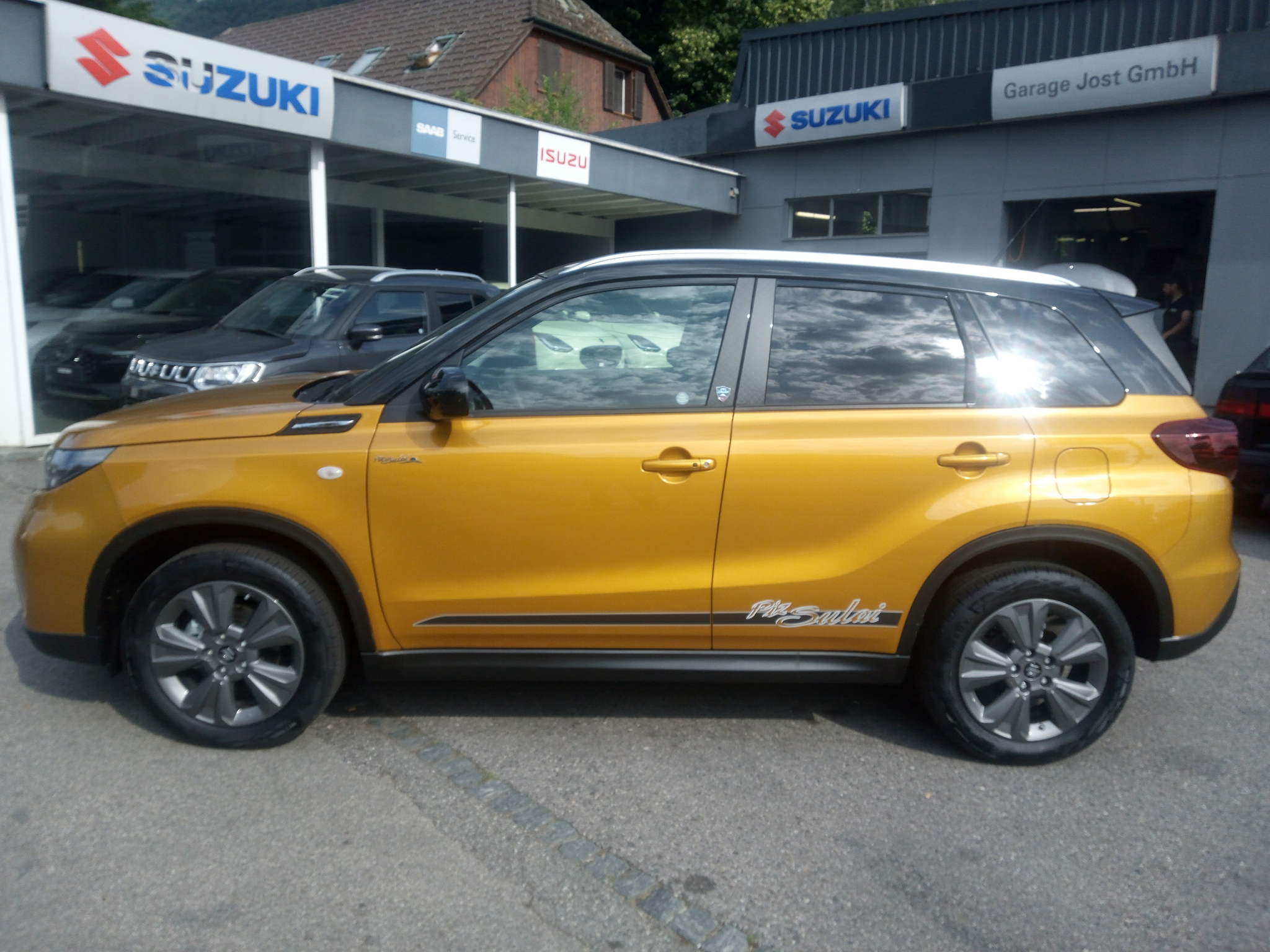 listing desktop thumbnail image 1