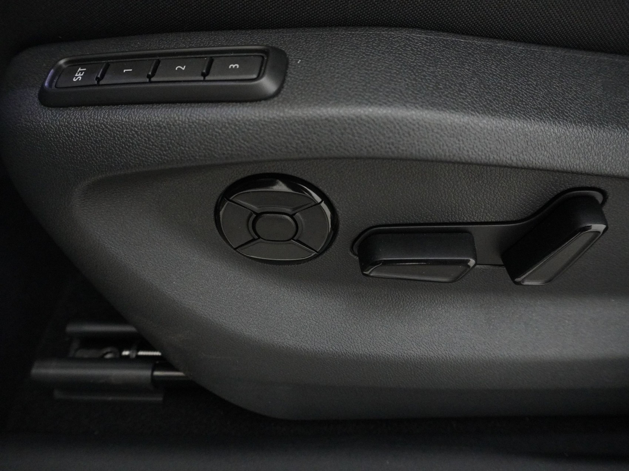 listing desktop thumbnail image 13