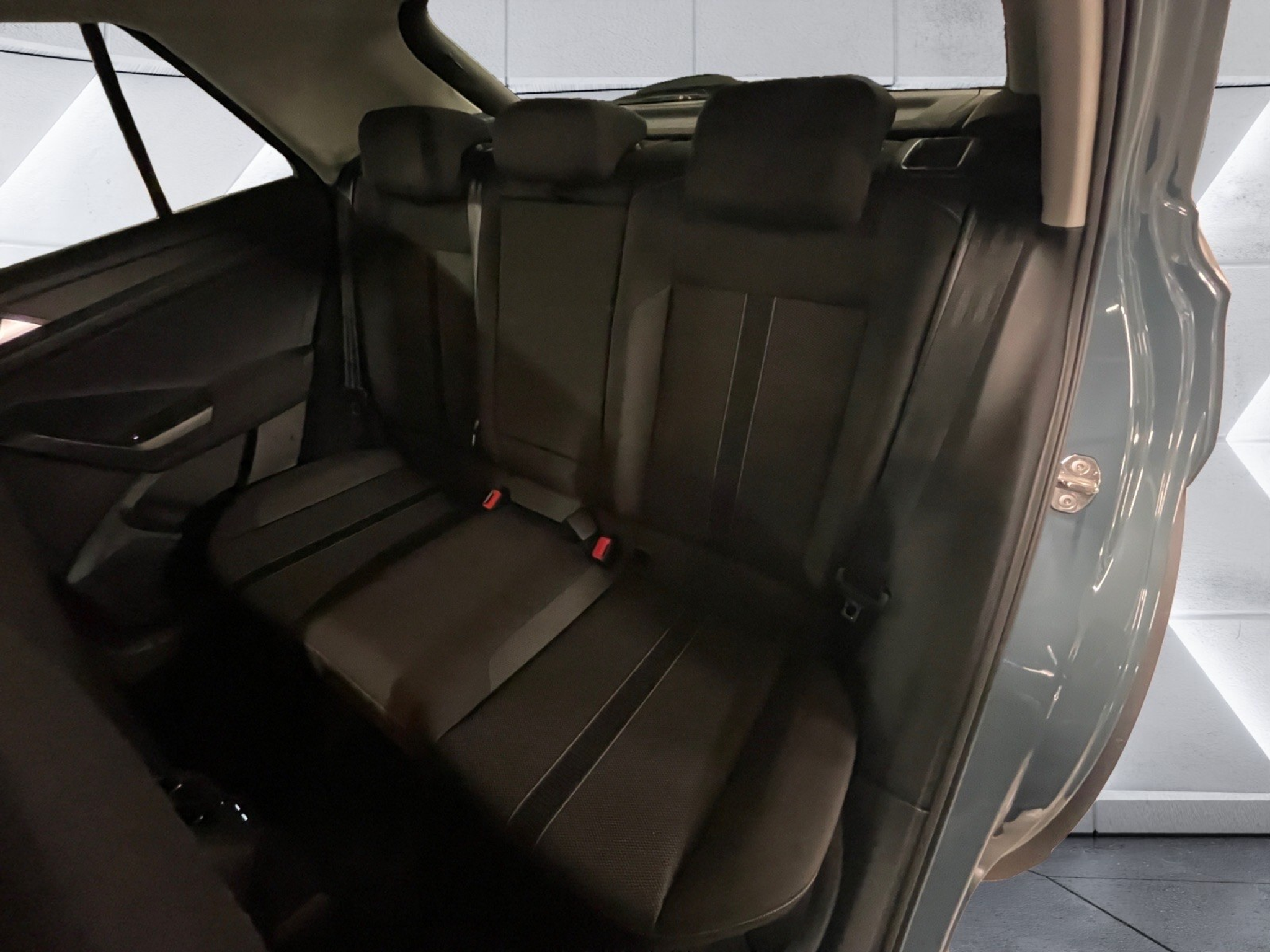 listing desktop thumbnail image 14