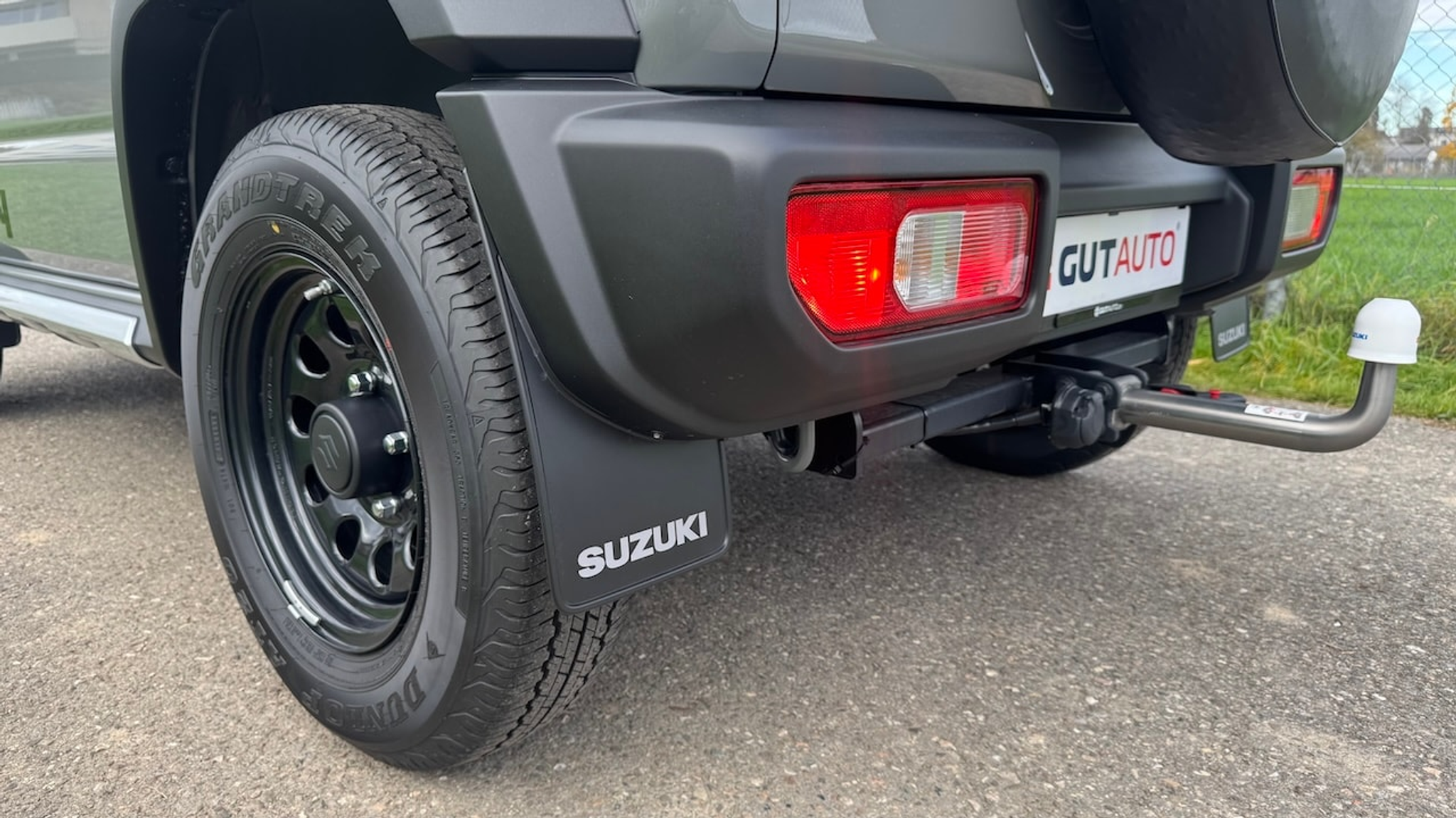 listing desktop thumbnail image 16