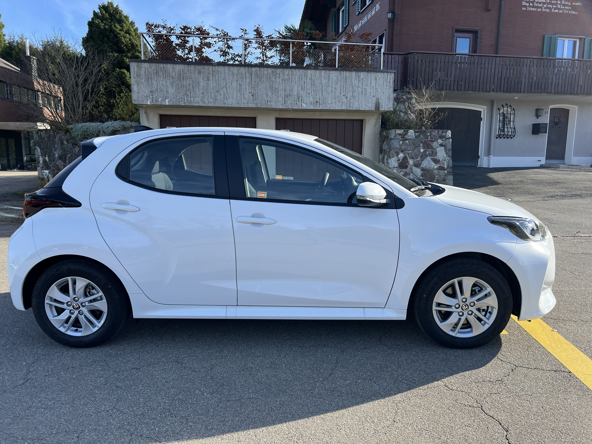 listing desktop thumbnail image 2