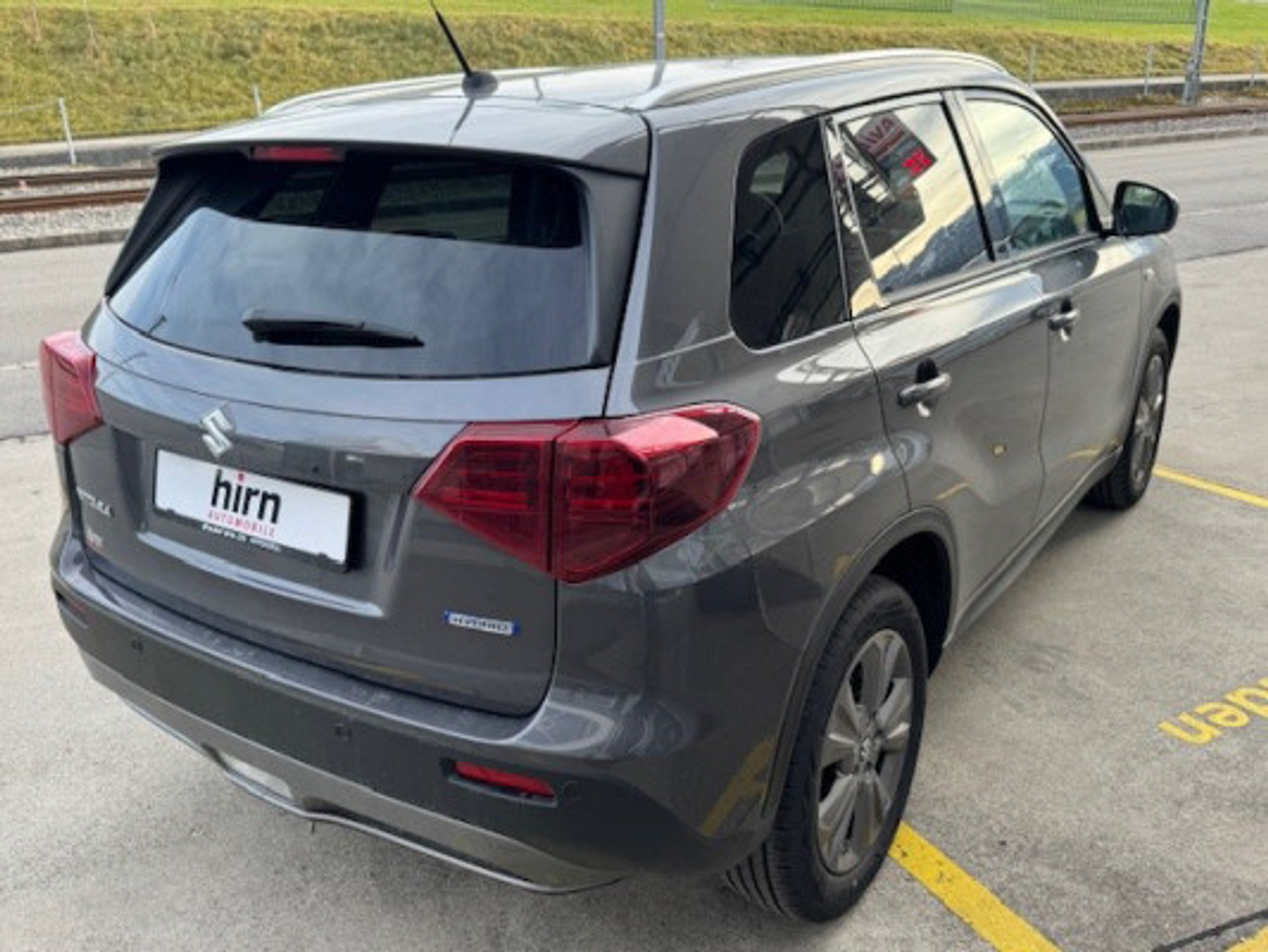 listing desktop thumbnail image 2