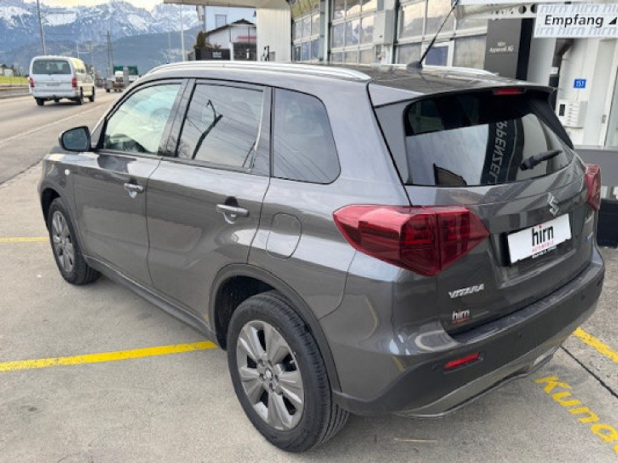 listing desktop thumbnail image 3