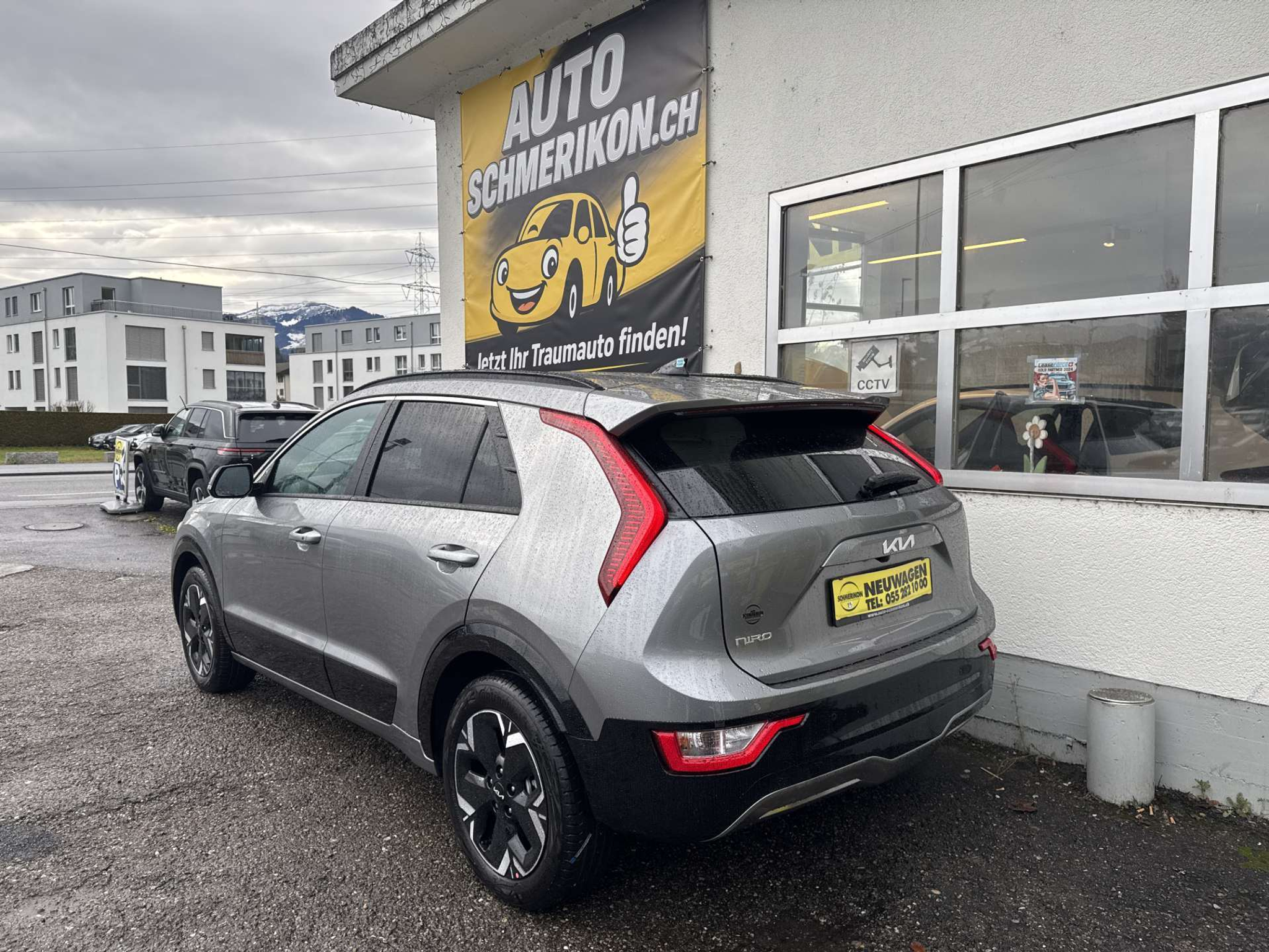 listing desktop thumbnail image 2