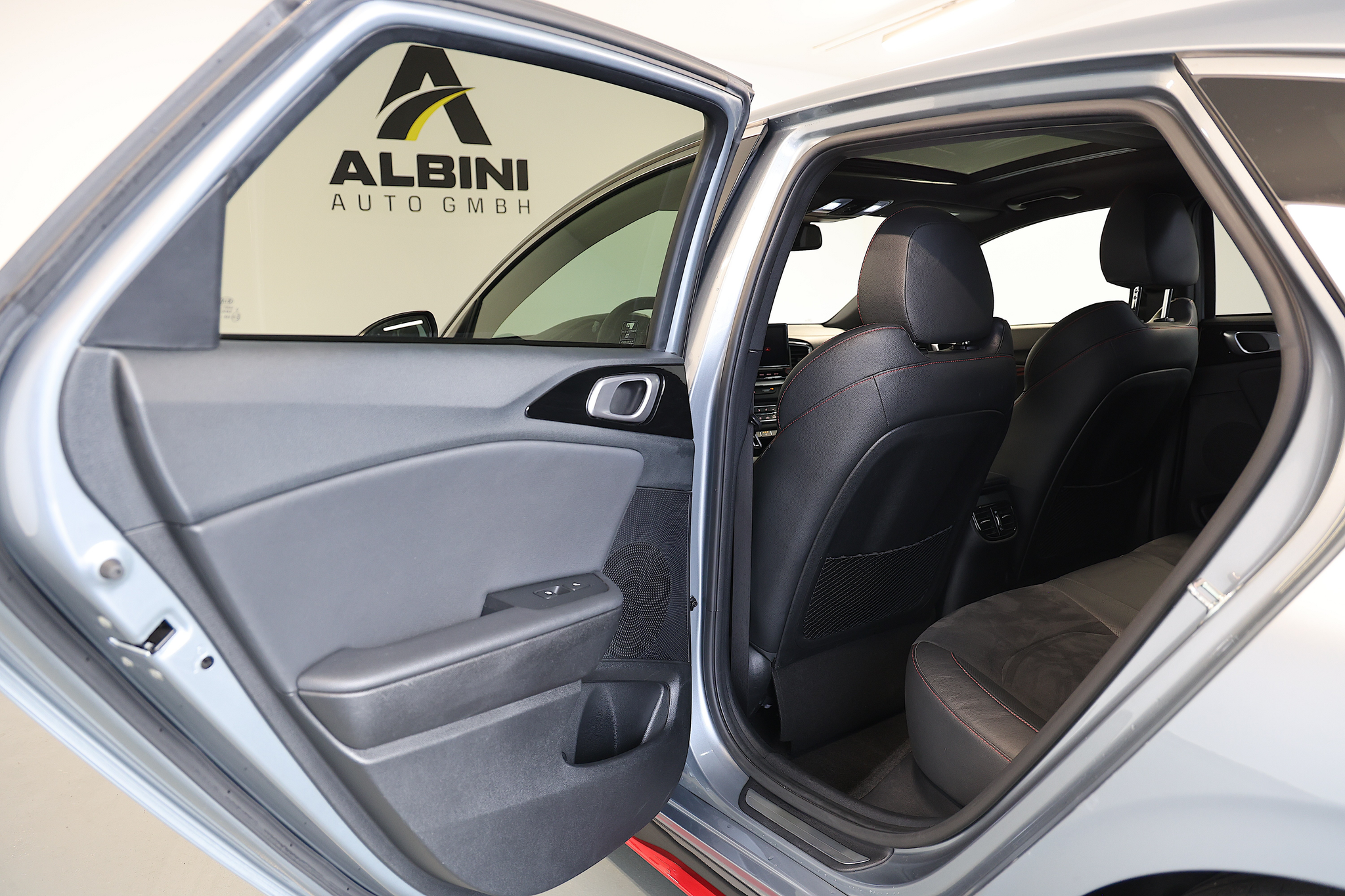 listing desktop thumbnail image 13