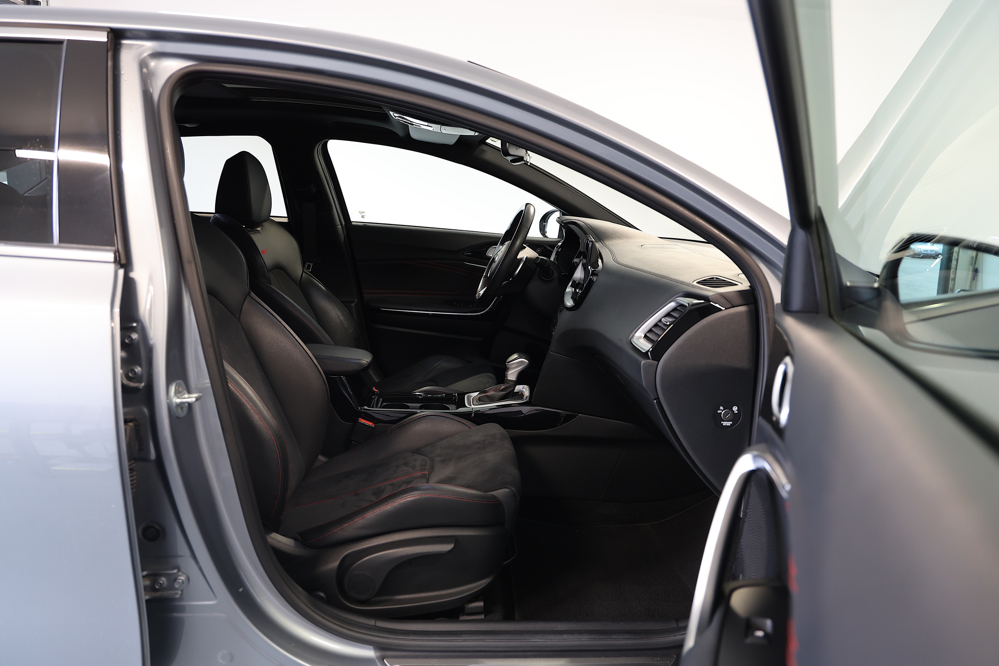 listing desktop thumbnail image 11