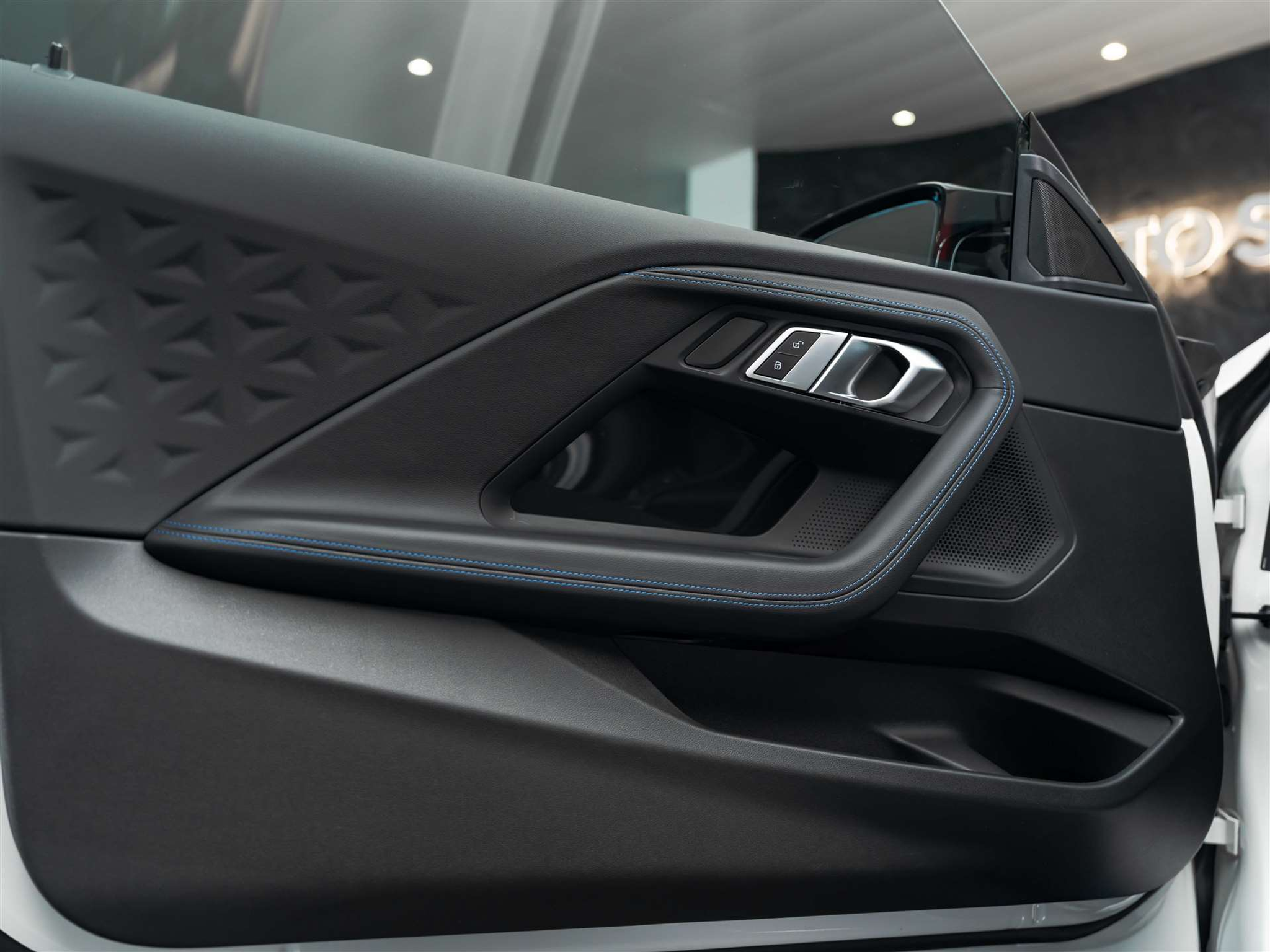 listing desktop thumbnail image 18