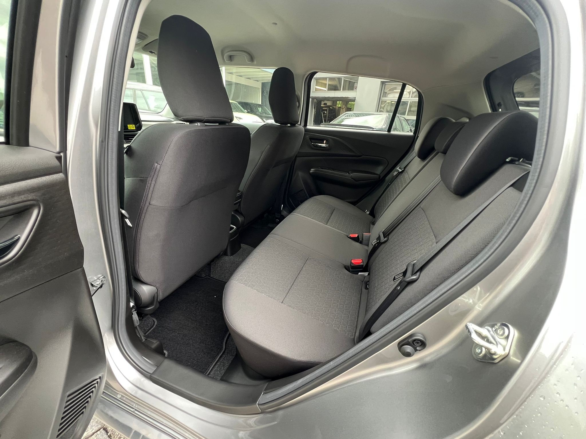 listing desktop thumbnail image 10