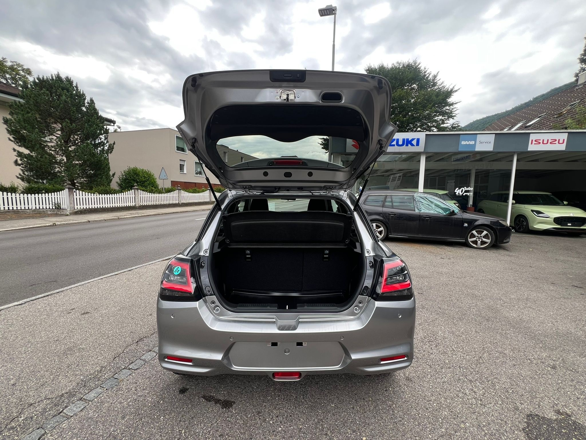 listing desktop thumbnail image 9