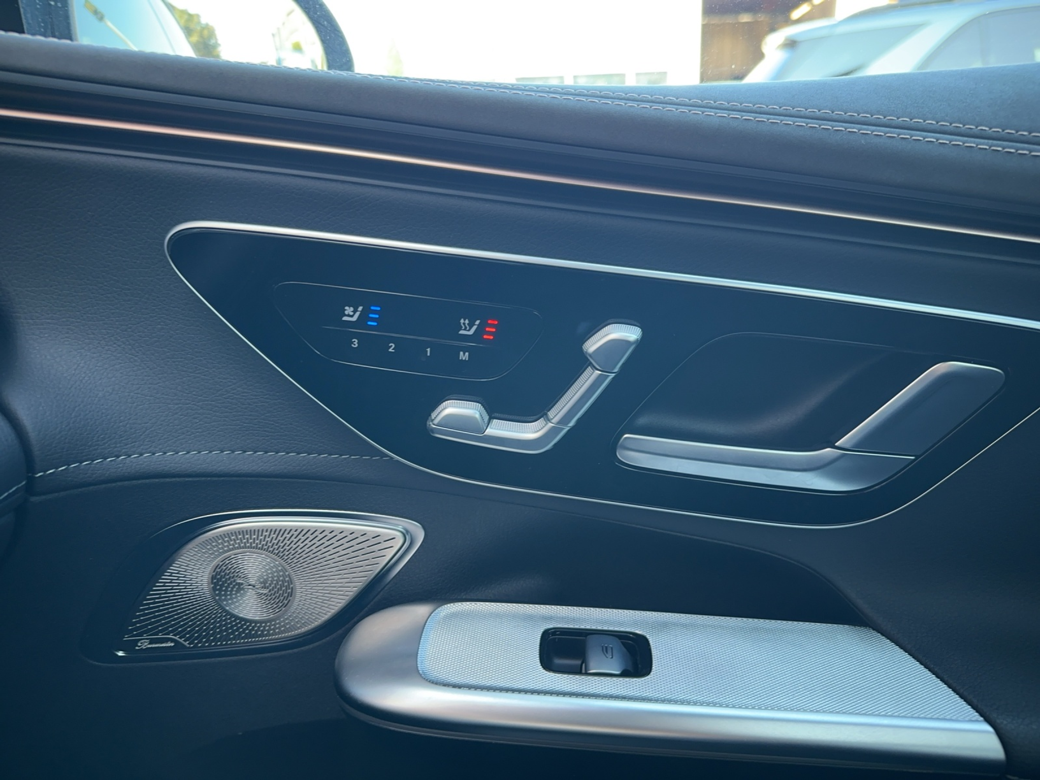 listing desktop thumbnail image 15