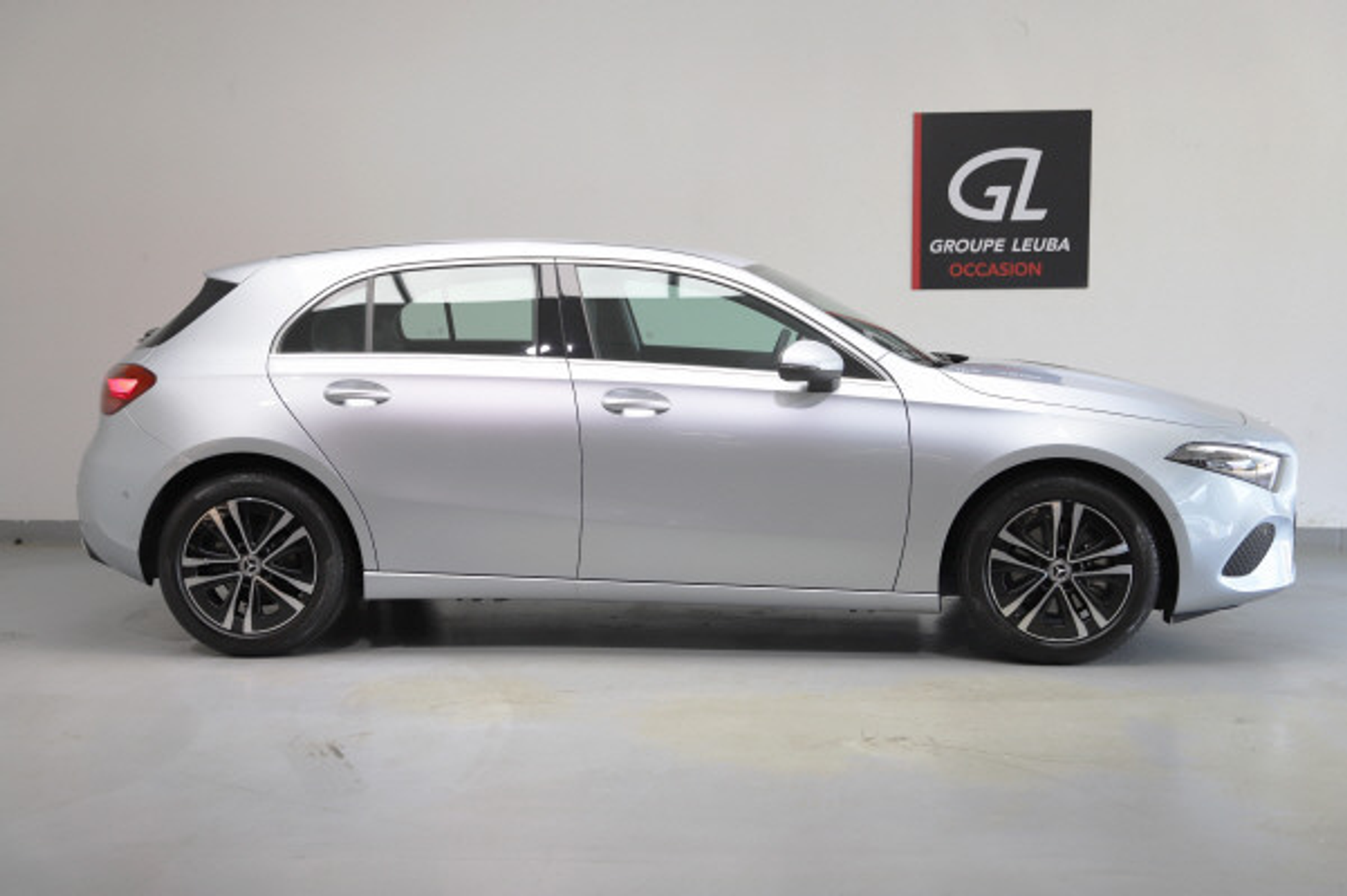 listing desktop thumbnail image 6