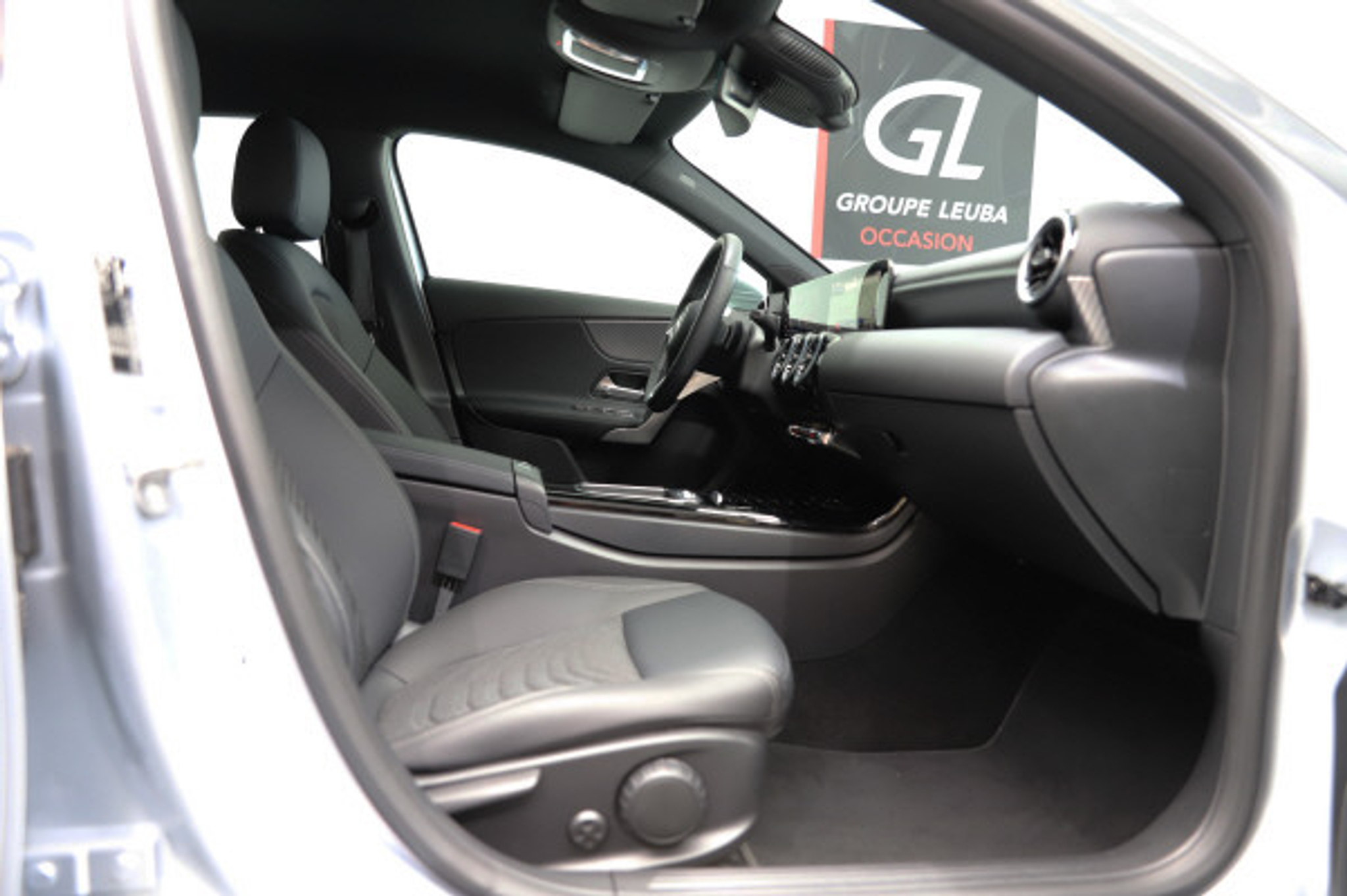 listing desktop thumbnail image 8