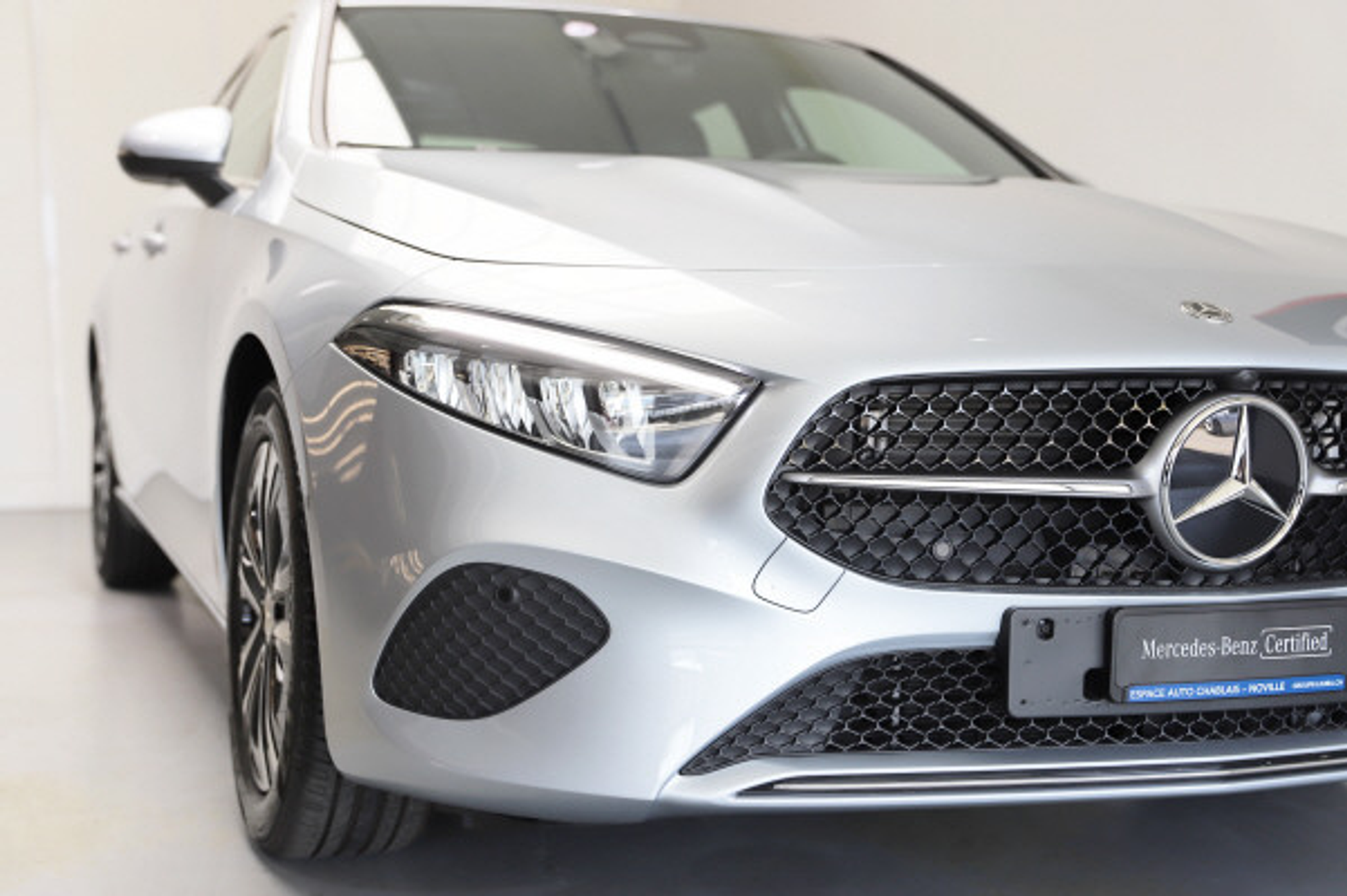 listing desktop thumbnail image 1