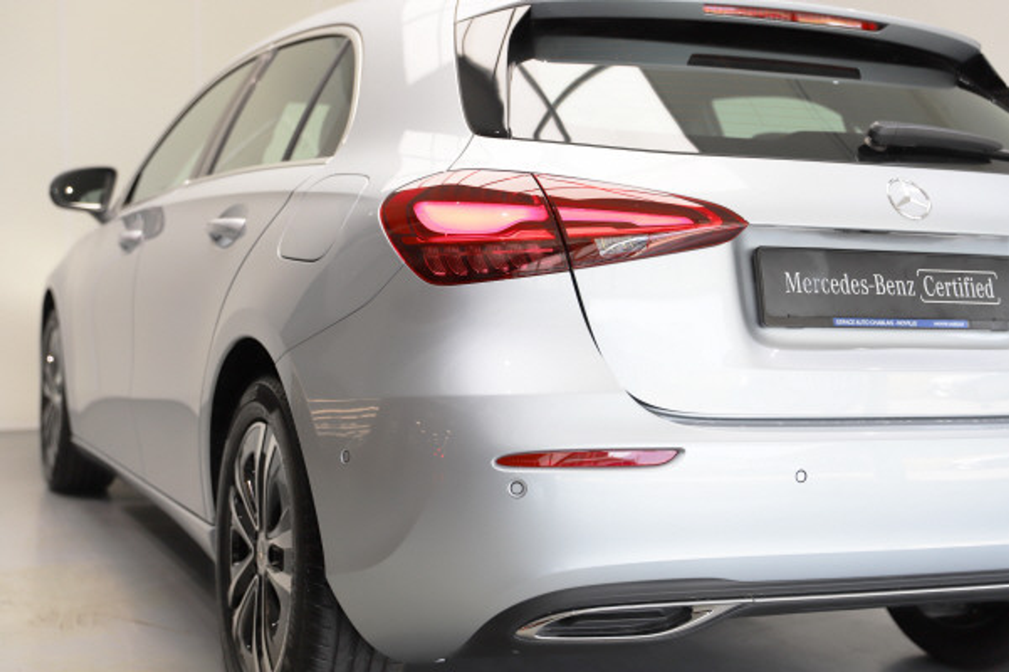 listing desktop thumbnail image 3