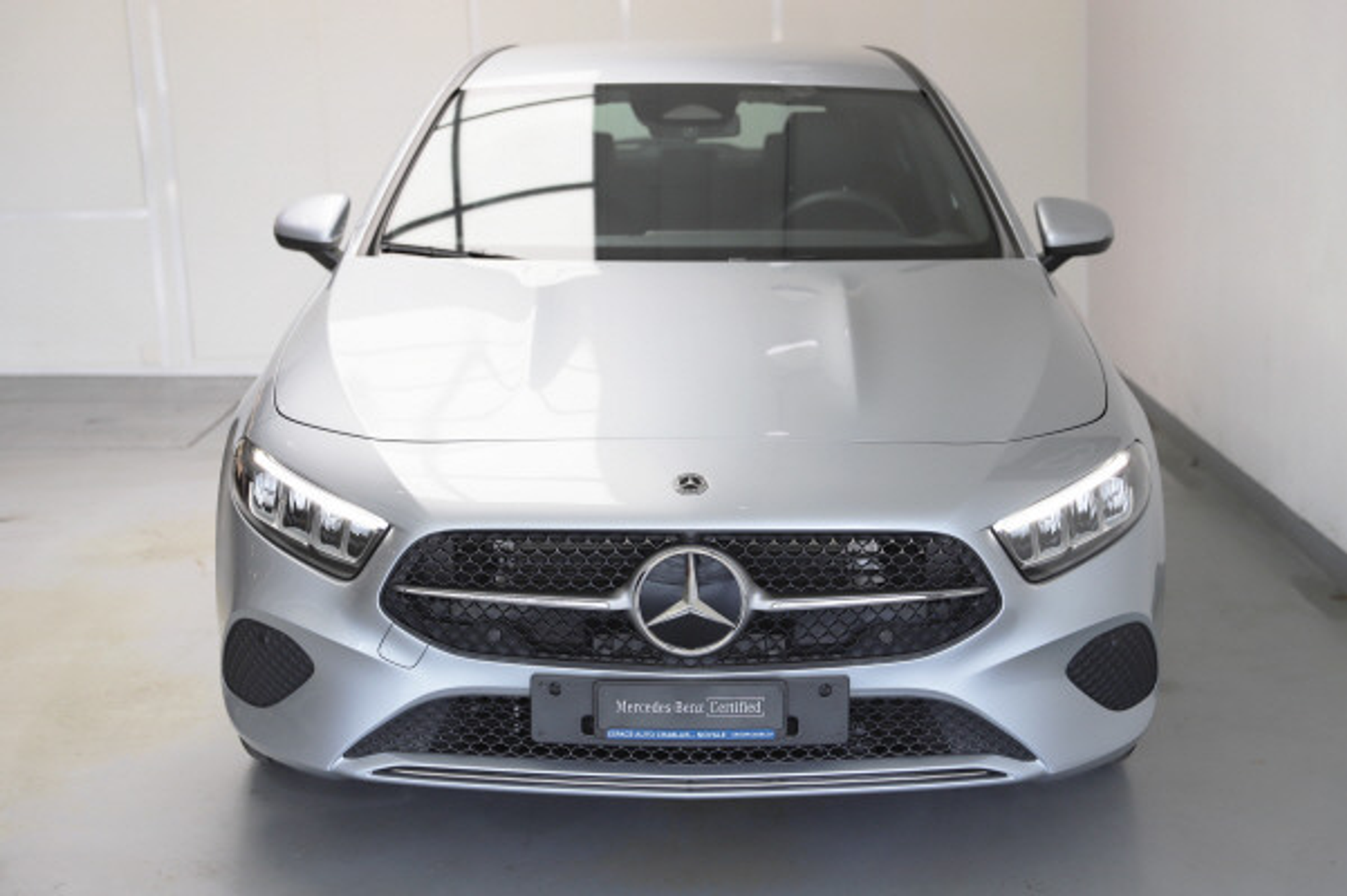 listing desktop thumbnail image 4