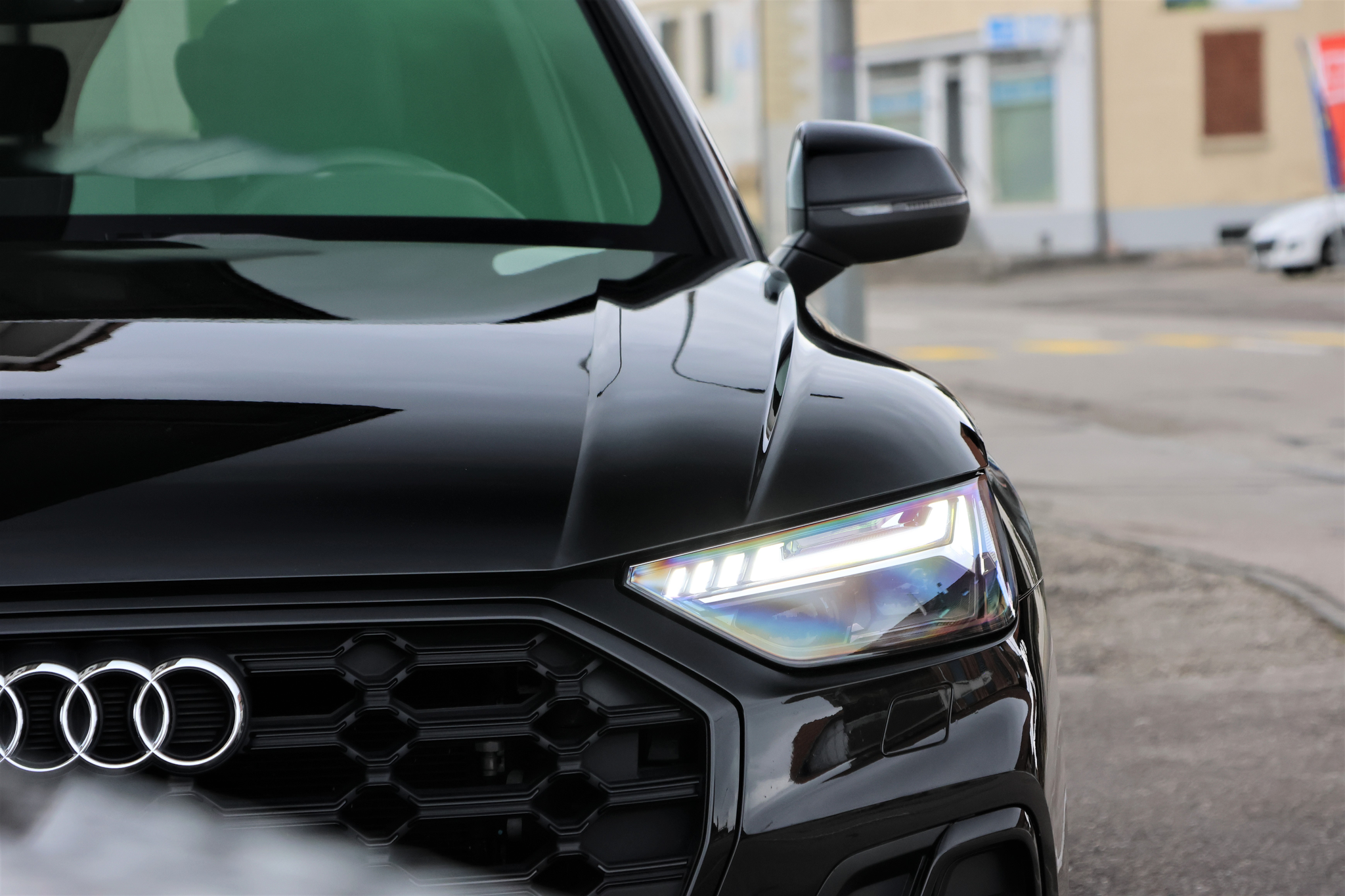 listing desktop thumbnail image 1