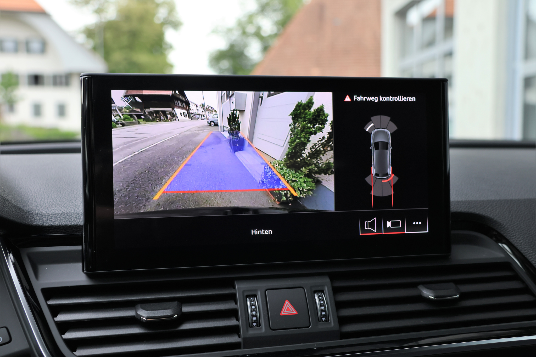 listing desktop thumbnail image 17