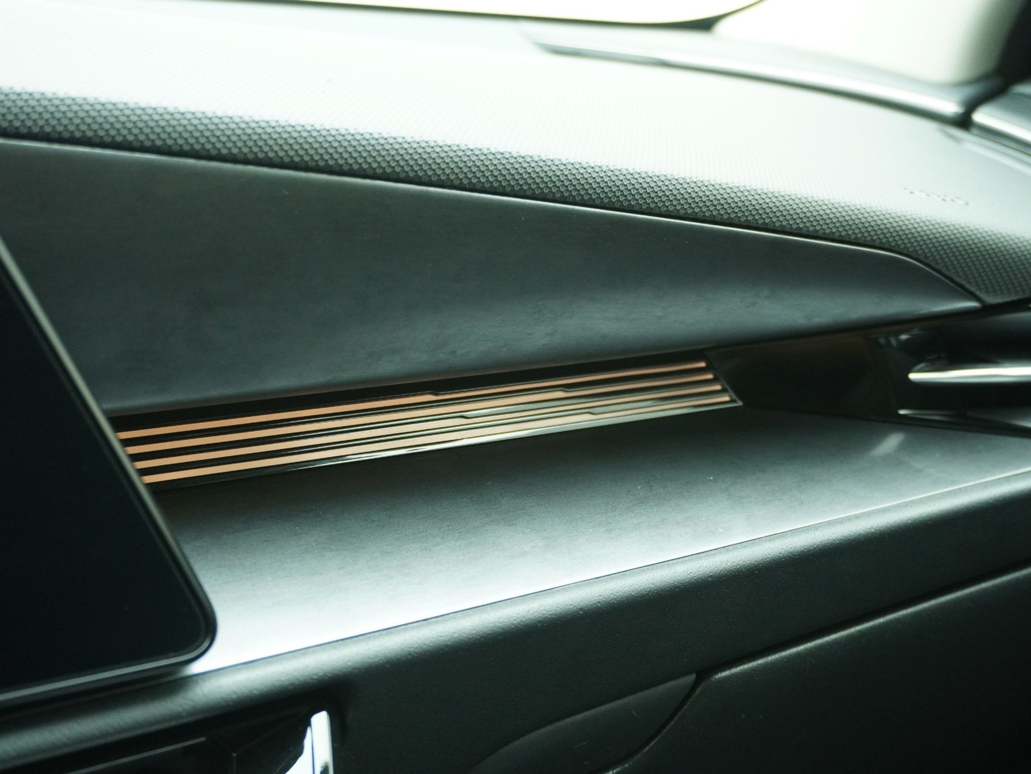 listing desktop thumbnail image 14