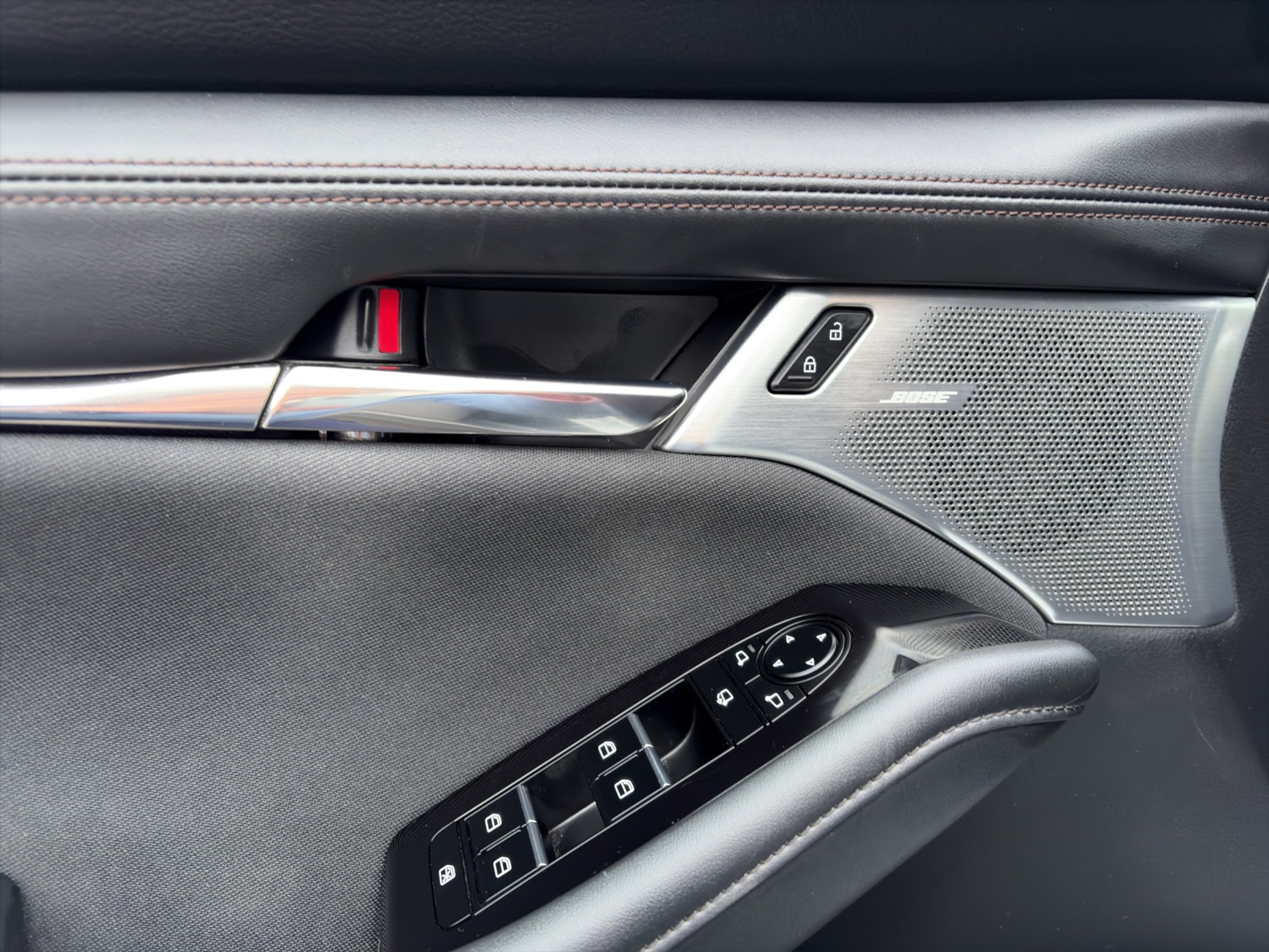 listing desktop thumbnail image 9