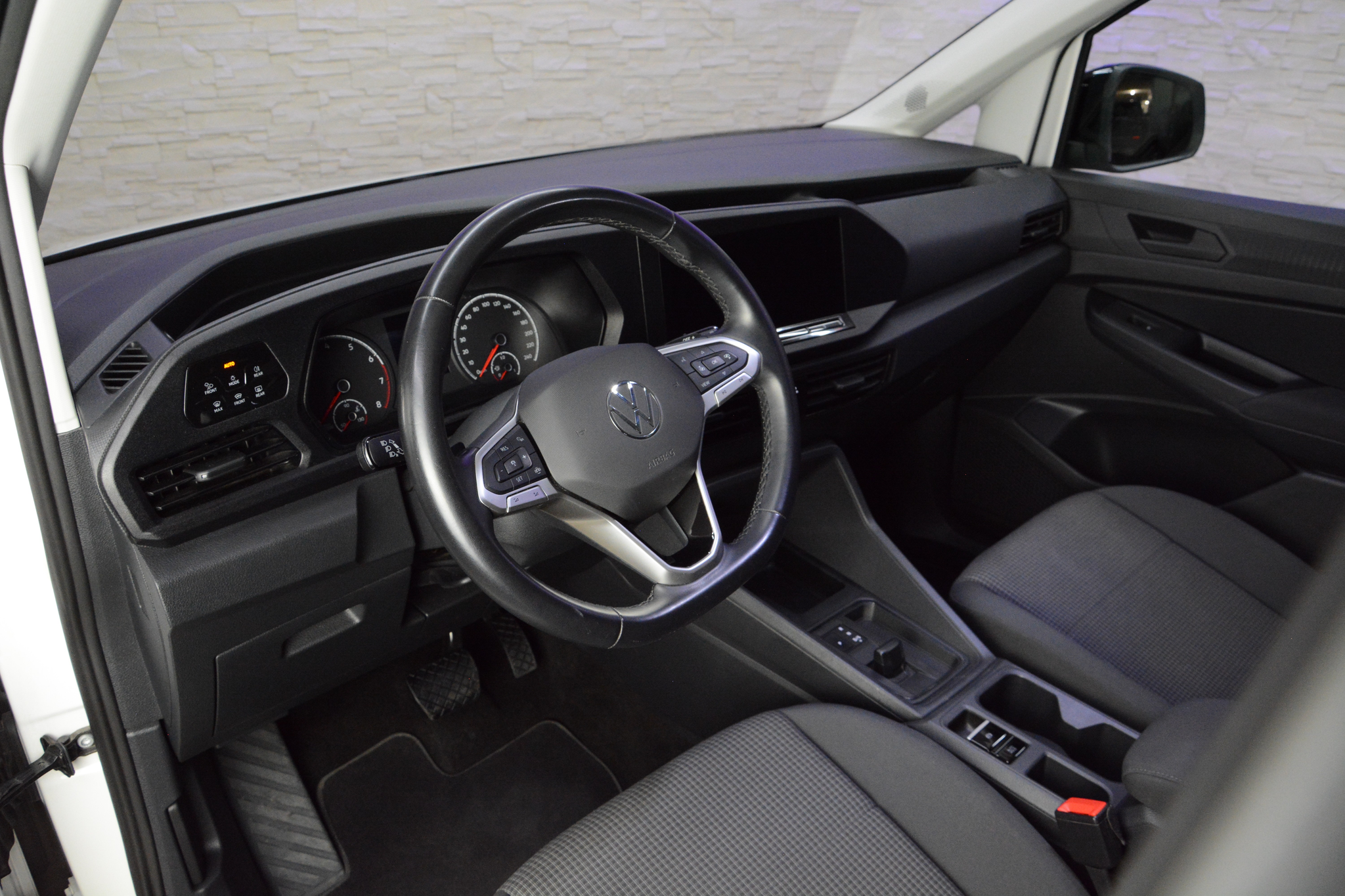 listing desktop thumbnail image 10