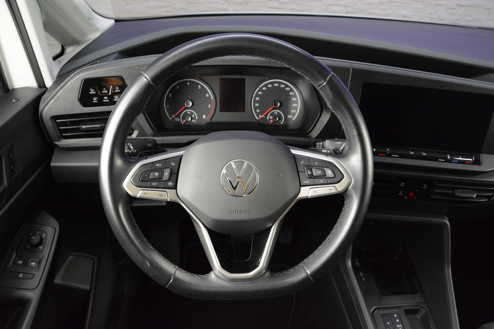 listing desktop thumbnail image 11