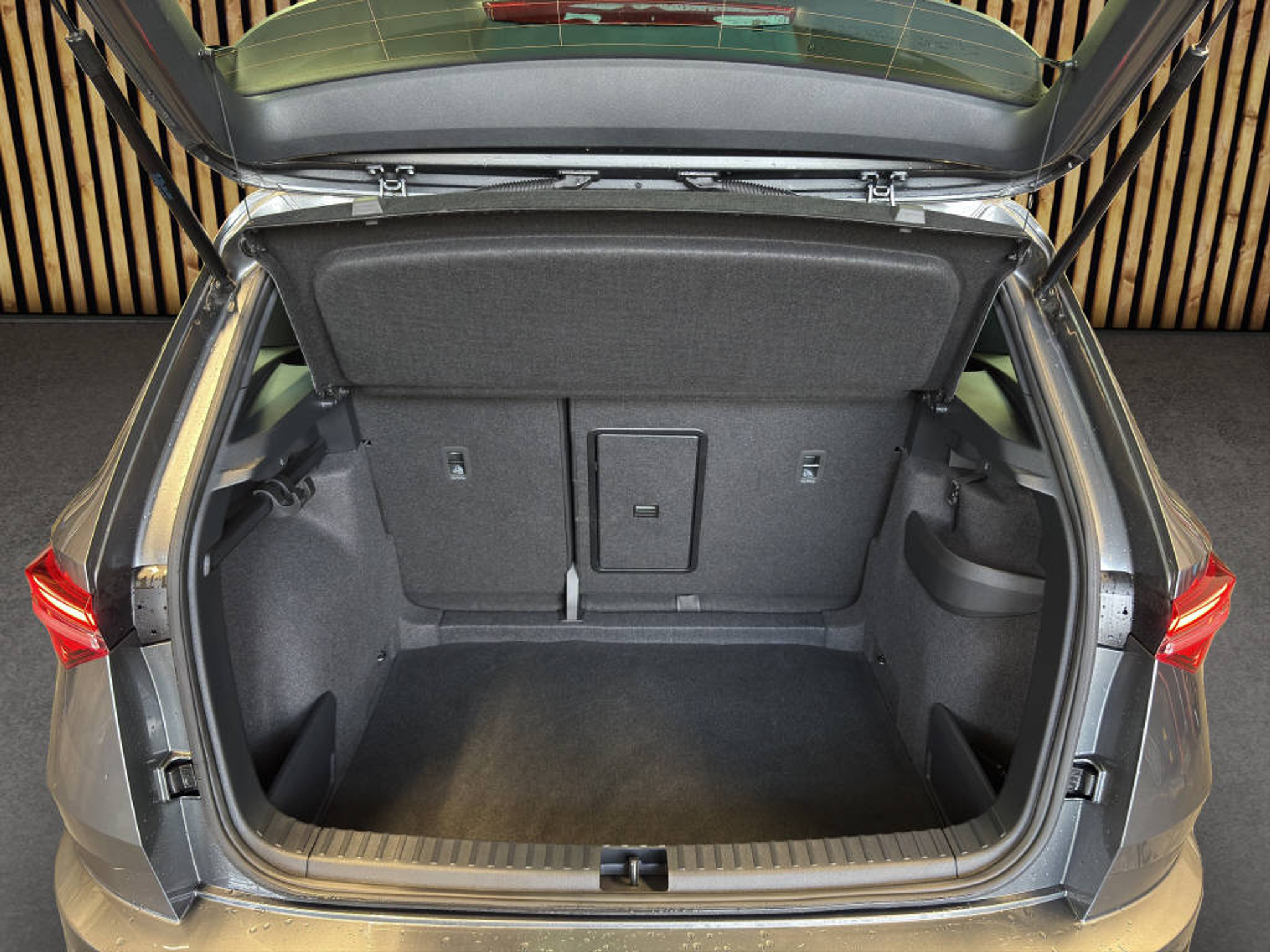 listing desktop thumbnail image 14